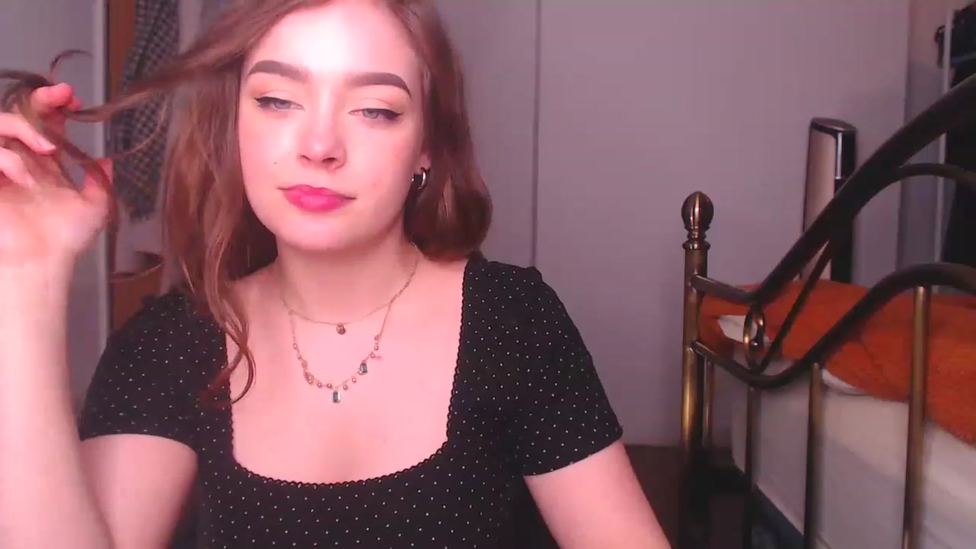 Gallery image thumbnail from KittyCash3w's myfreecams stream on, 04/21/2023, 18:59 image 10 of 20