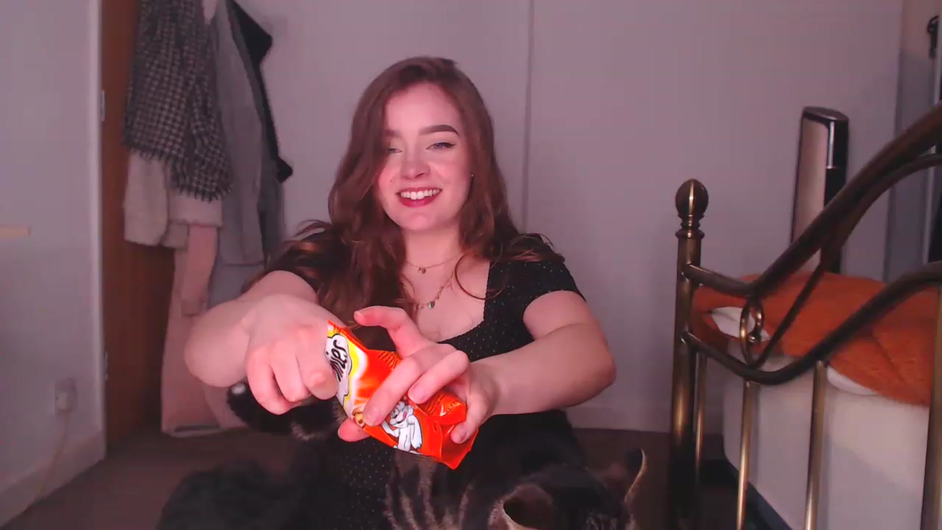 Gallery image thumbnail from KittyCash3w's myfreecams stream on, 04/21/2023, 18:59 image 17 of 20