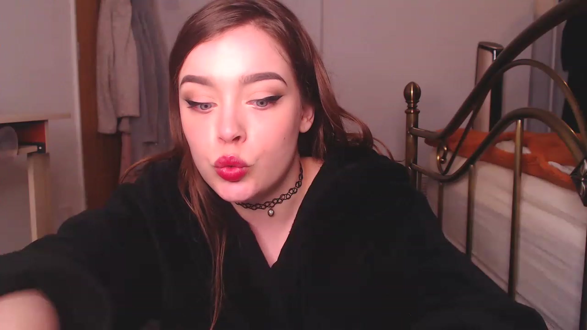 Gallery image thumbnail from KittyCash3w's myfreecams stream on, 04/26/2023, 18:39 image 17 of 20