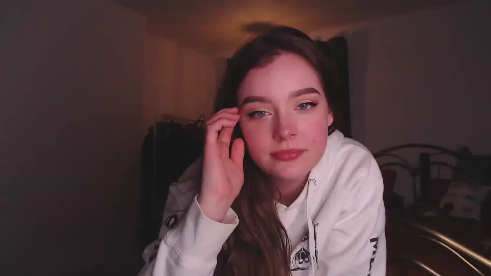 Gallery image thumbnail from KittyCash3w's myfreecams stream on, 05/04/2023, 20:34 image 1 of 20