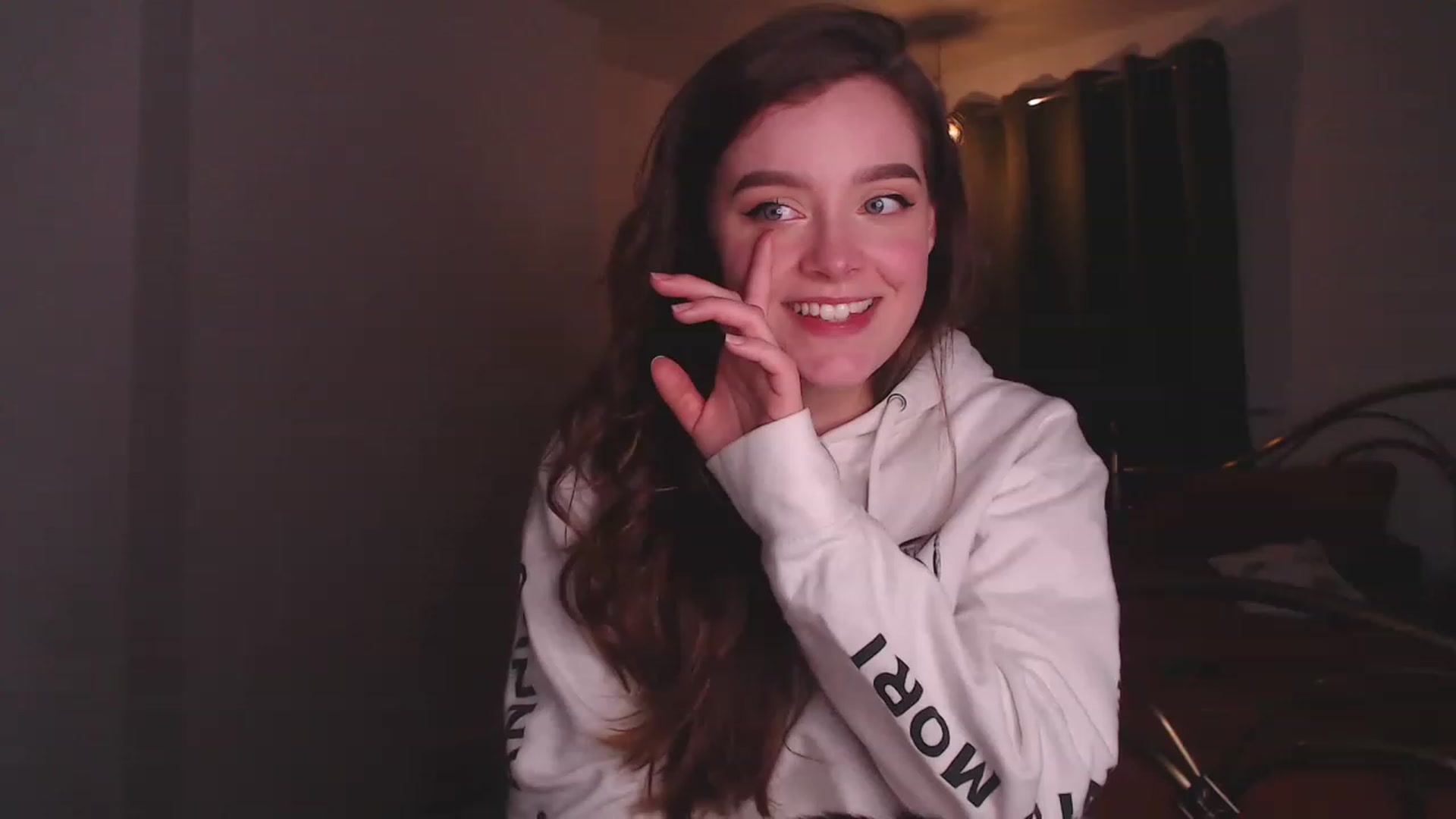 Gallery image thumbnail from KittyCash3w's myfreecams stream on, 05/04/2023, 20:34 image 12 of 20