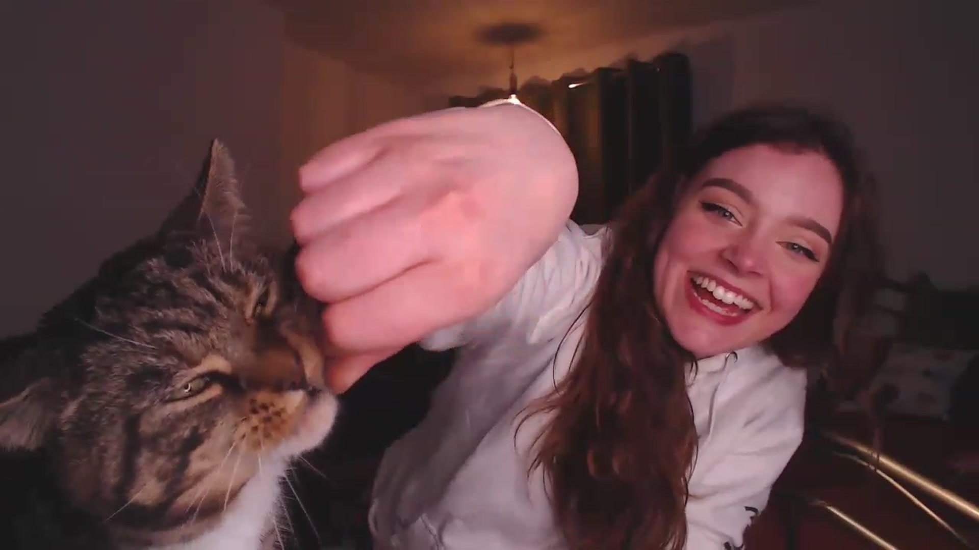 Gallery image thumbnail from KittyCash3w's myfreecams stream on, 05/04/2023, 20:34 image 3 of 20