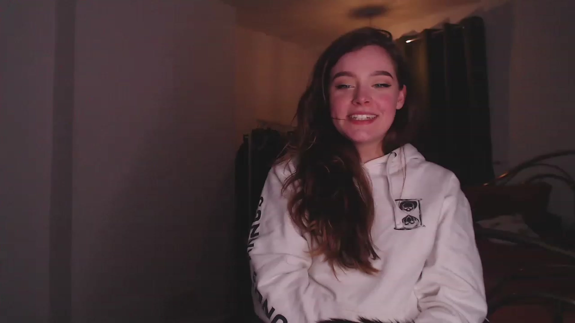 Gallery image thumbnail from KittyCash3w's myfreecams stream on, 05/04/2023, 20:34 image 11 of 20