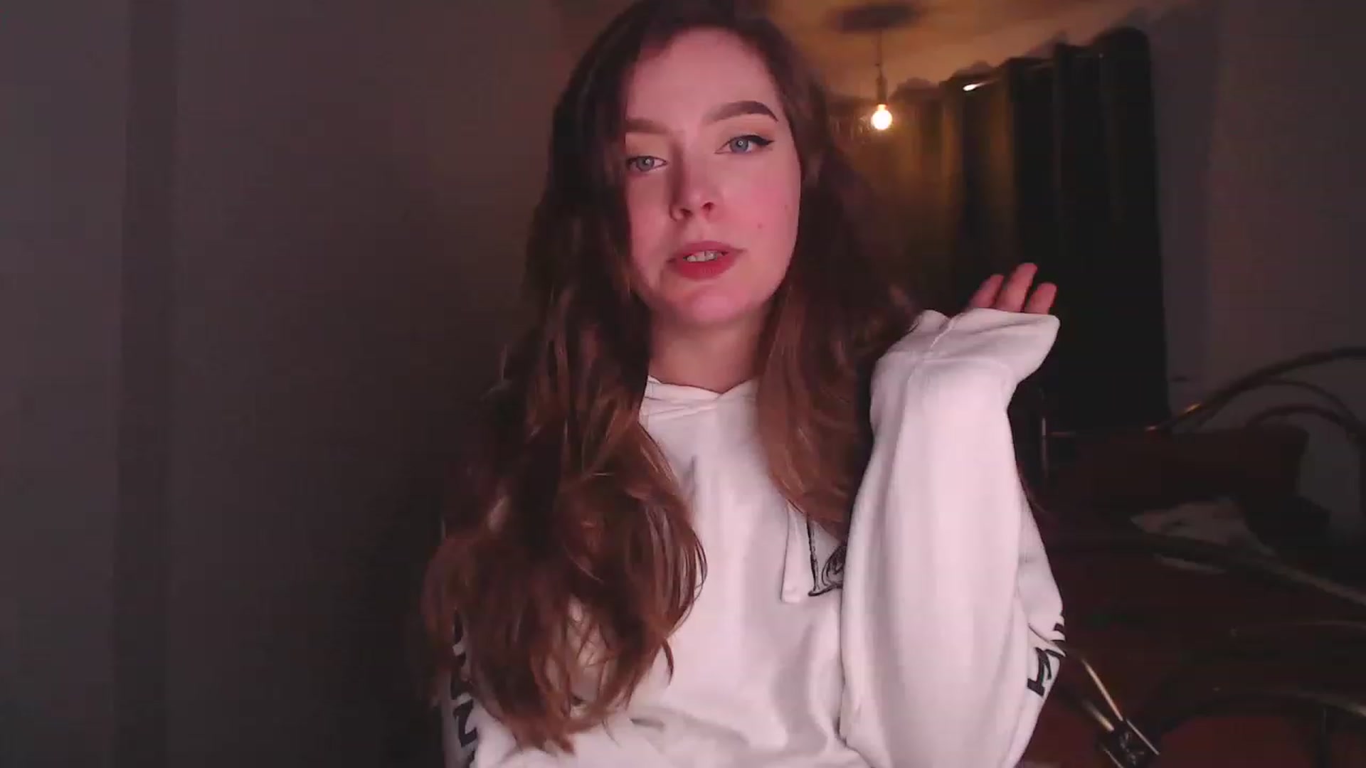 Gallery image thumbnail from KittyCash3w's myfreecams stream on, 05/04/2023, 20:34 image 17 of 20