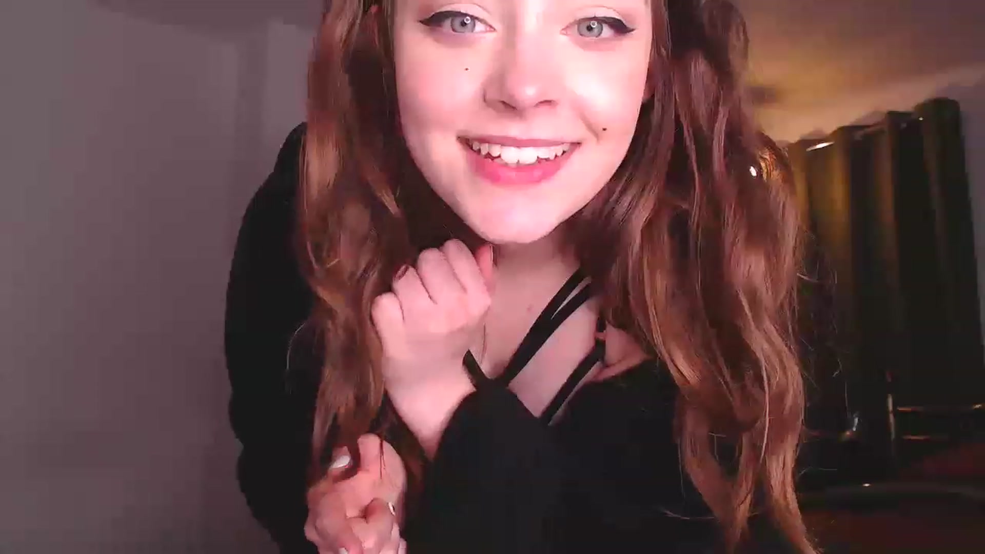 Gallery image thumbnail from KittyCash3w's myfreecams stream on, 05/12/2023, 16:20 image 9 of 20