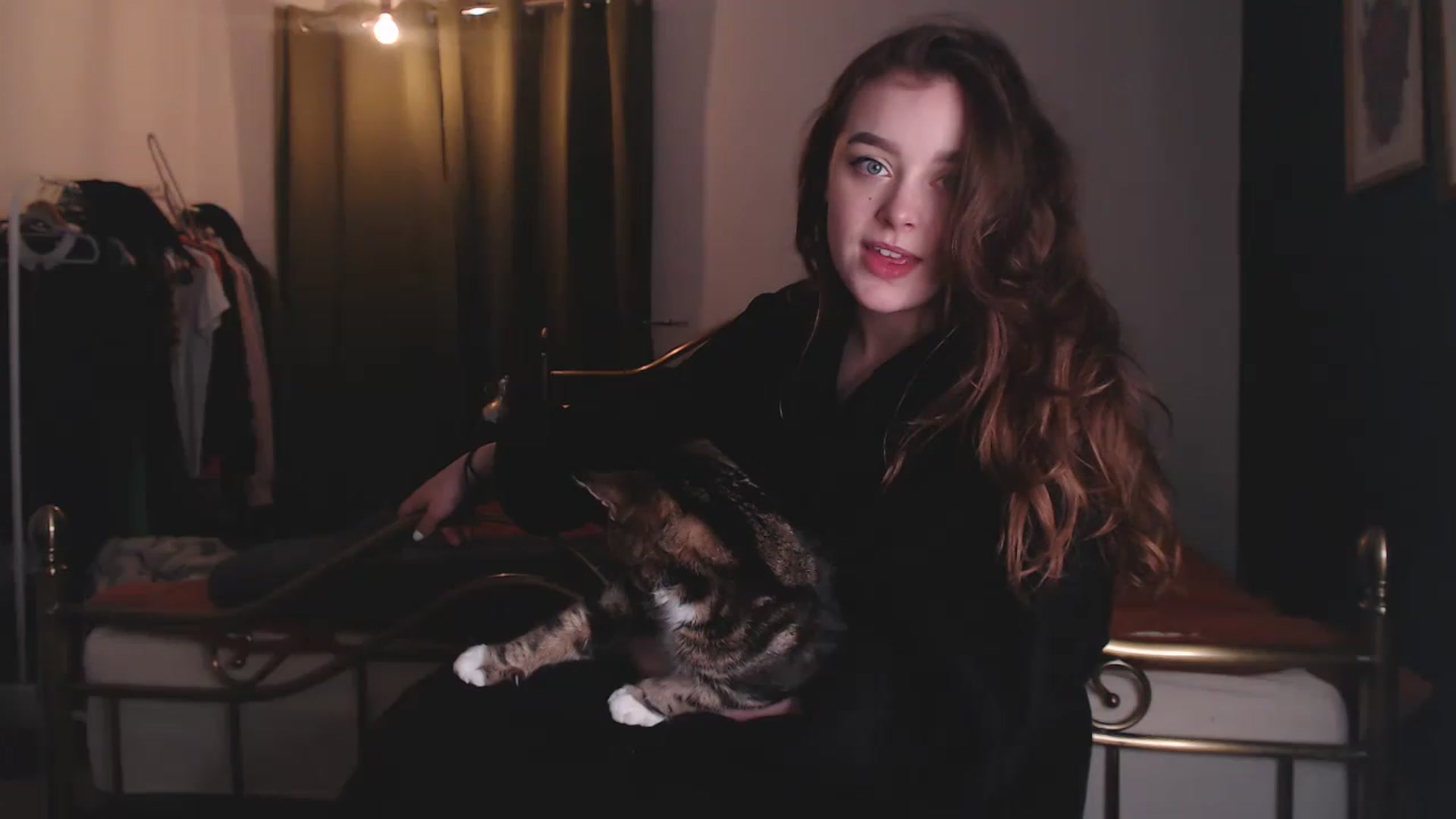 Gallery image thumbnail from KittyCash3w's myfreecams stream on, 05/12/2023, 17:40 image 4 of 20