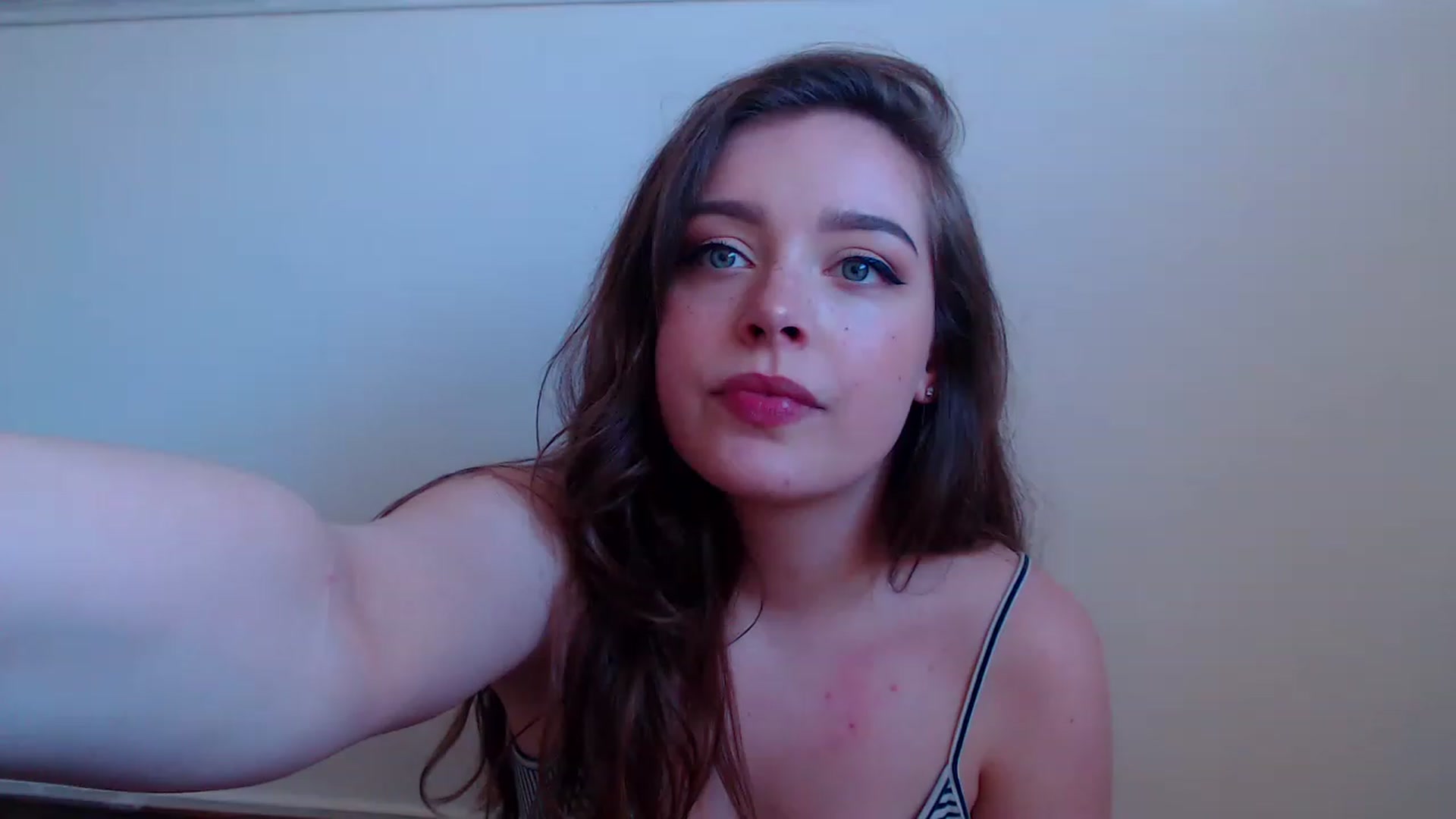 Gallery image thumbnail from KittyCash3w's myfreecams stream on, 06/10/2023, 19:37 image 3 of 20