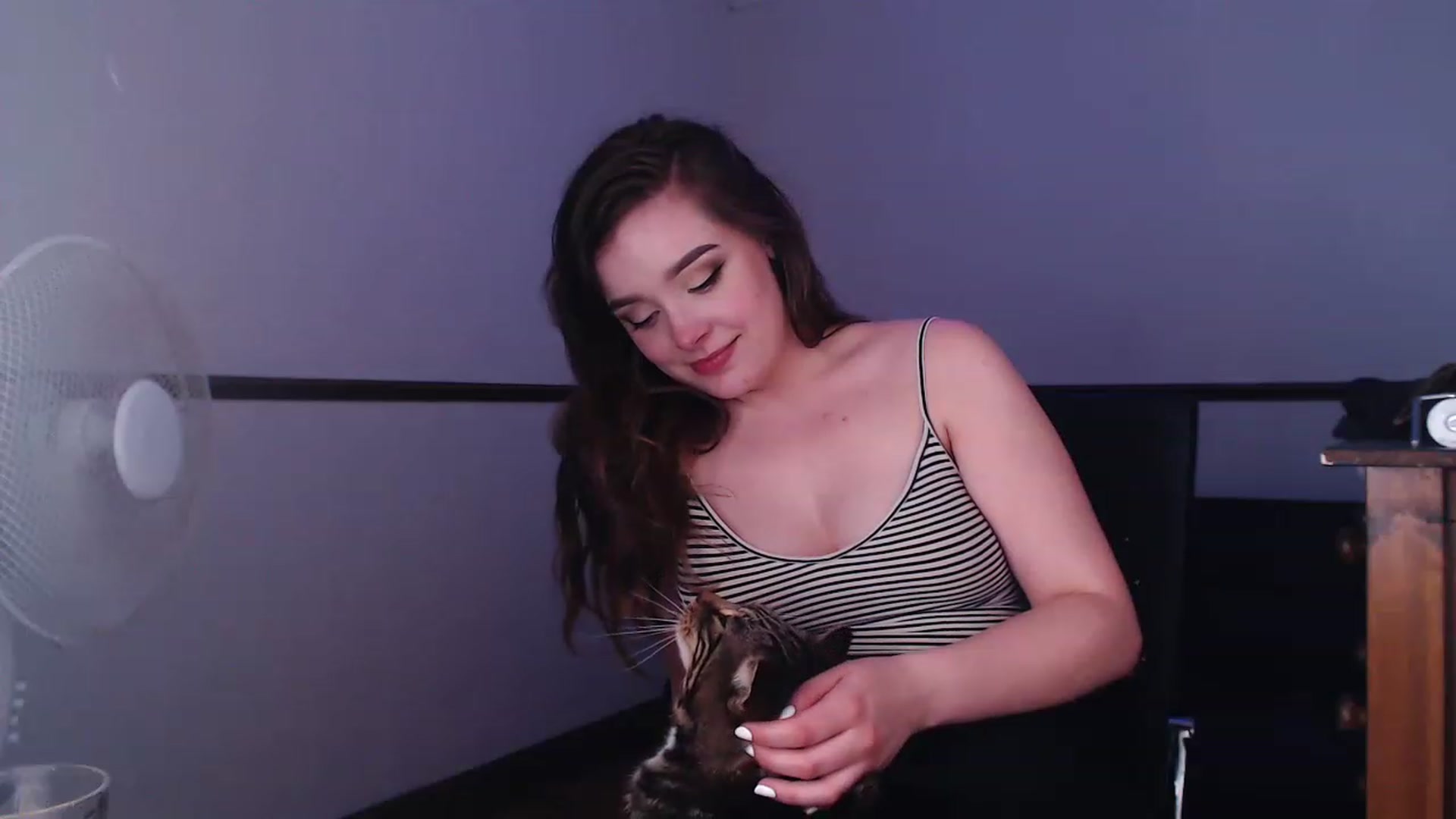 Gallery image thumbnail from KittyCash3w's myfreecams stream on, 06/12/2023, 22:03 image 6 of 20