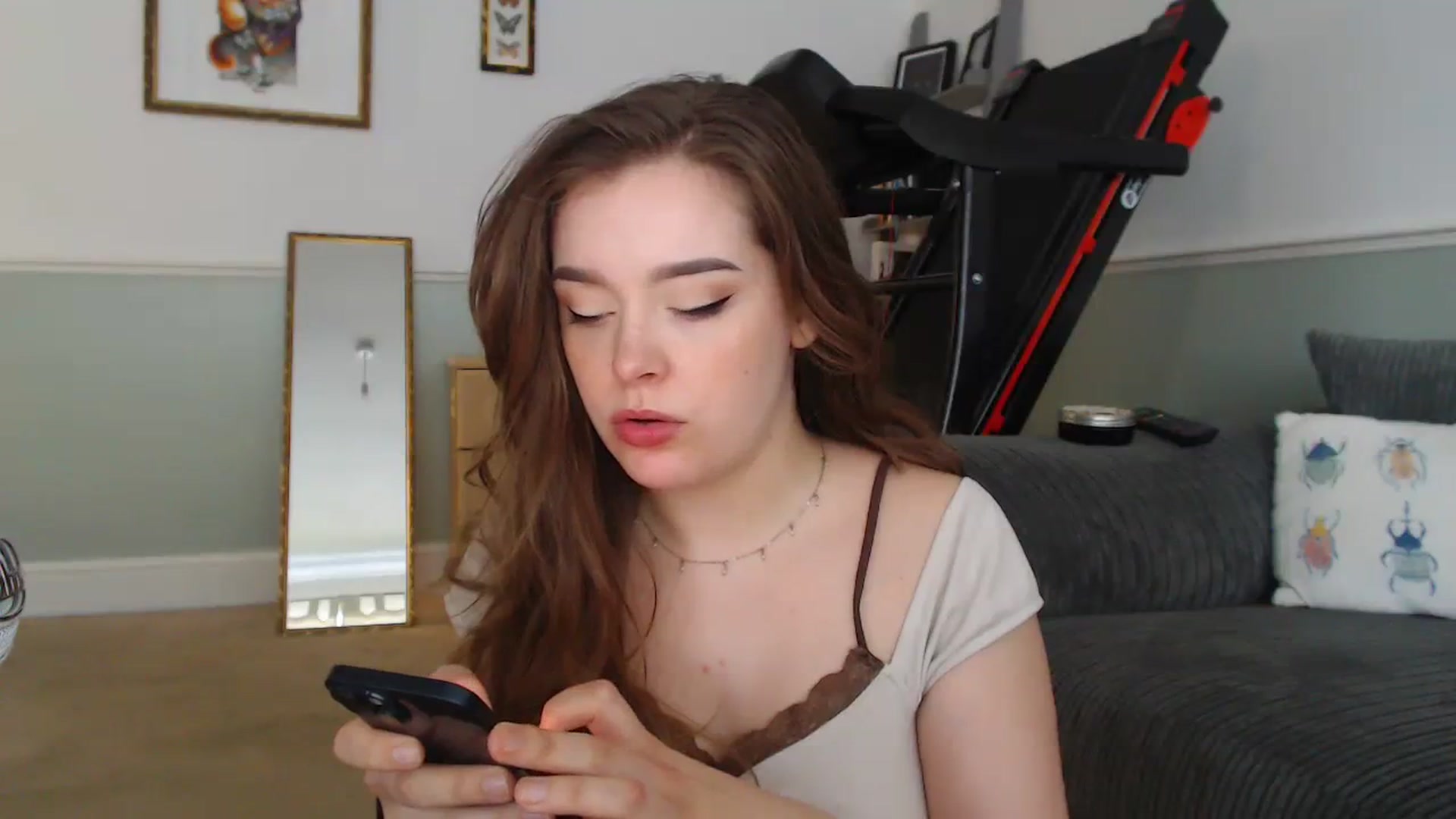 Gallery image thumbnail from KittyCash3w's myfreecams stream on, 08/10/2023, 19:40 image 4 of 20