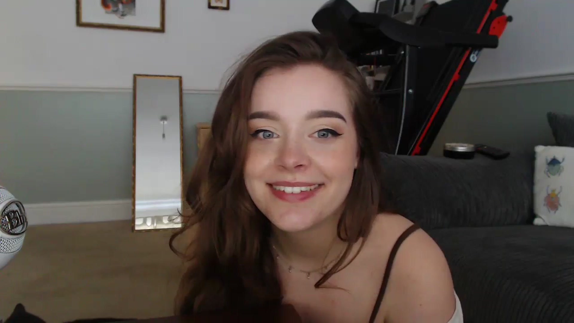 Gallery image thumbnail from KittyCash3w's myfreecams stream on, 08/10/2023, 19:40 image 7 of 20