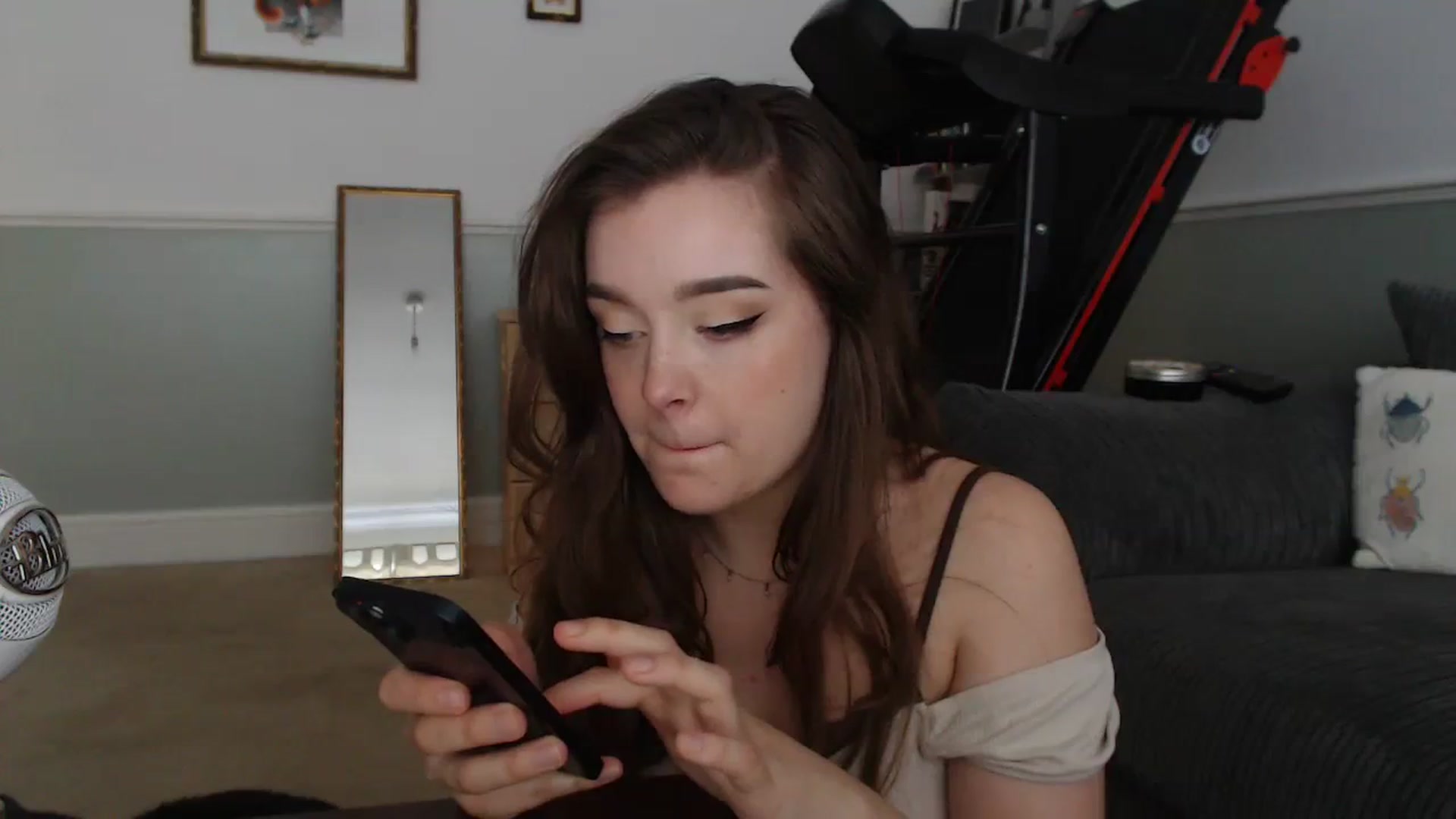 Gallery image thumbnail from KittyCash3w's myfreecams stream on, 08/10/2023, 19:40 image 8 of 20