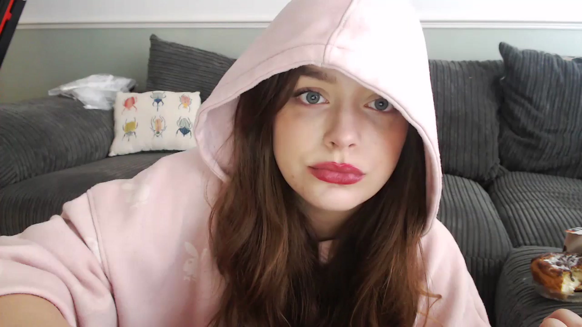 Gallery image thumbnail from KittyCash3w's myfreecams stream on, 09/03/2023, 16:21 image 6 of 20