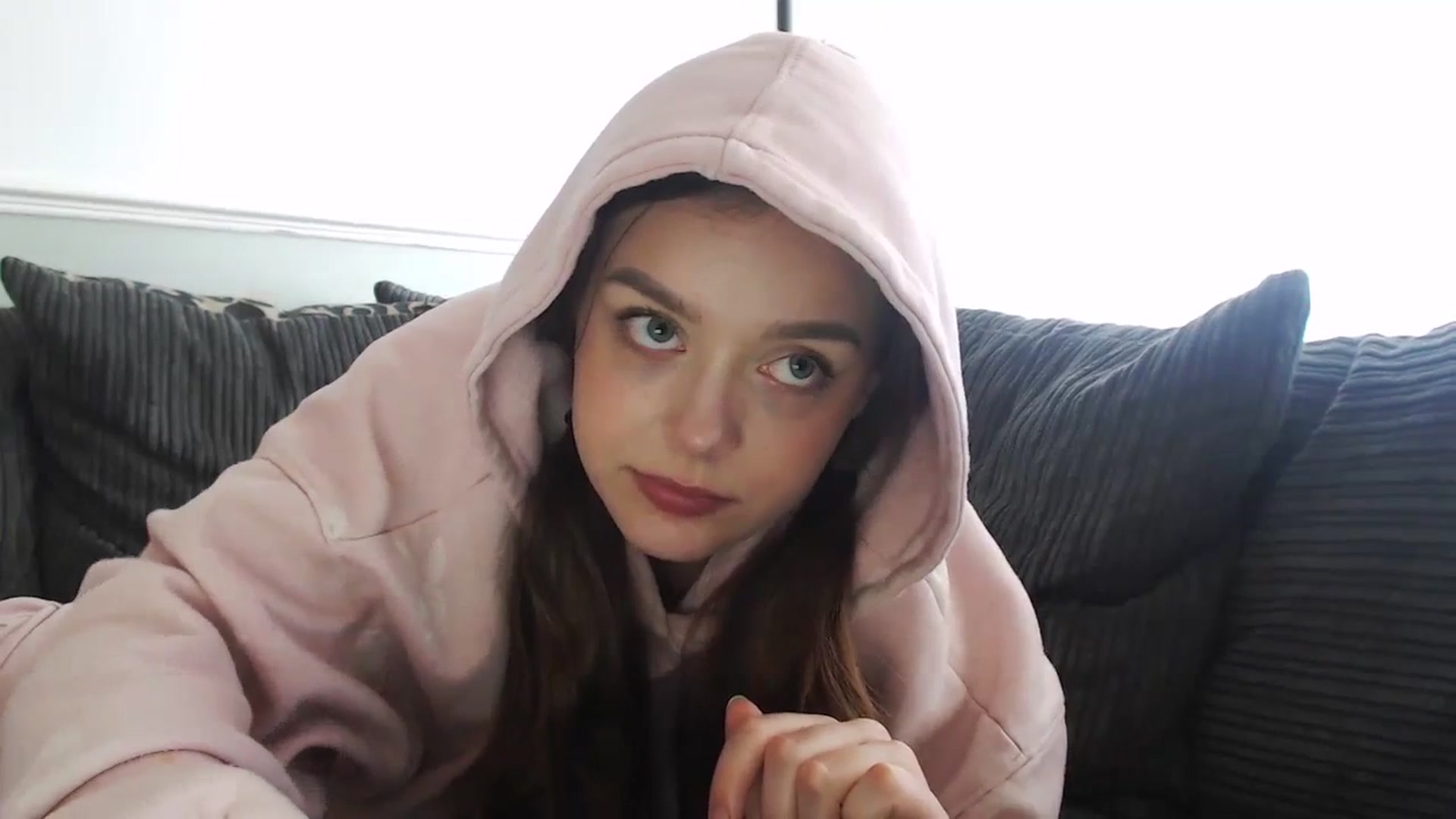 Gallery image thumbnail from KittyCash3w's myfreecams stream on, 09/03/2023, 17:08 image 12 of 20