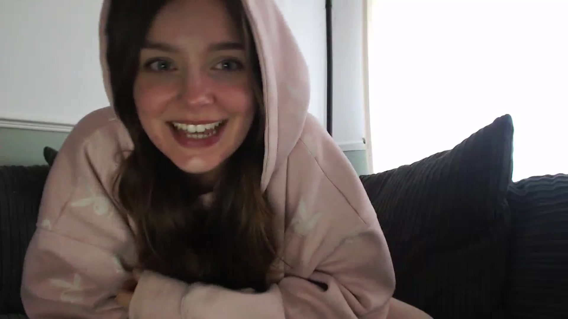 Gallery image thumbnail from KittyCash3w's myfreecams stream on, 09/03/2023, 18:06 image 17 of 20