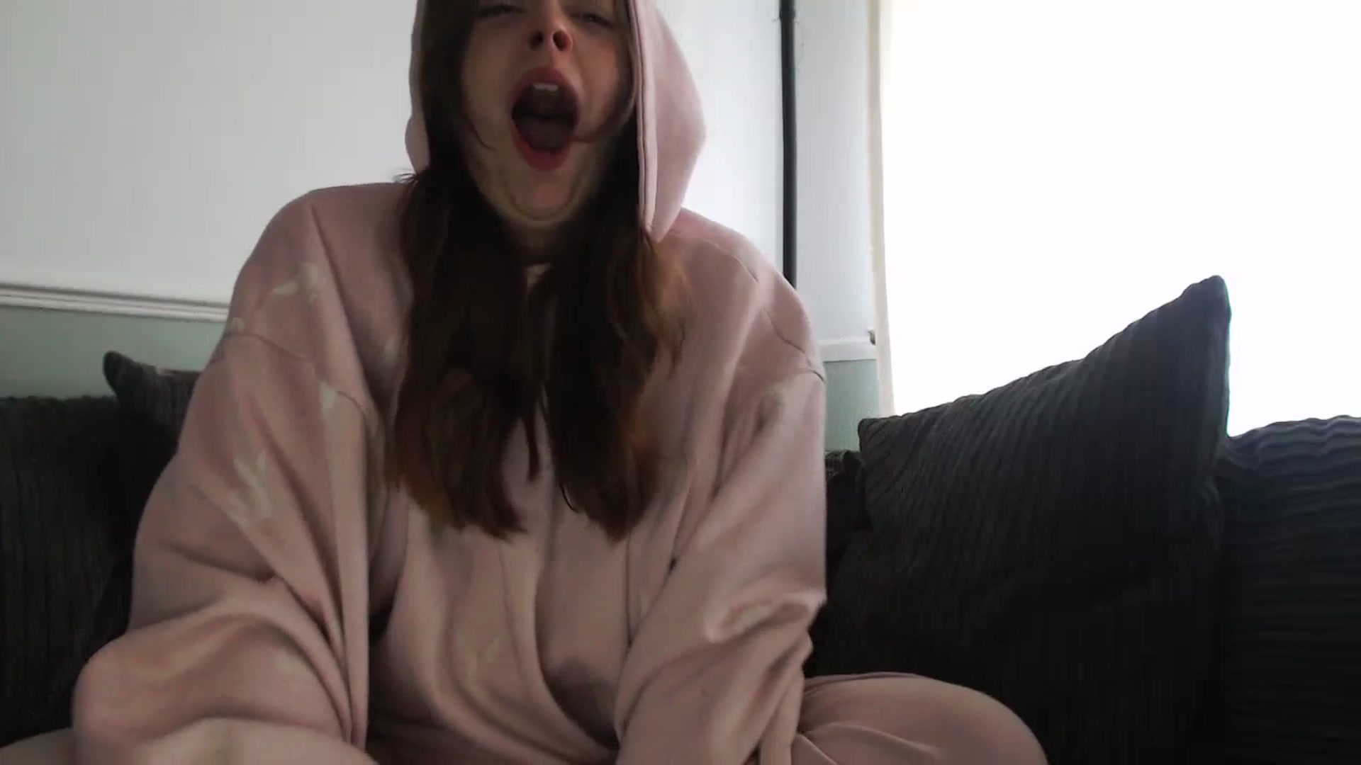 Gallery image thumbnail from KittyCash3w's myfreecams stream on, 09/03/2023, 18:06 image 19 of 20