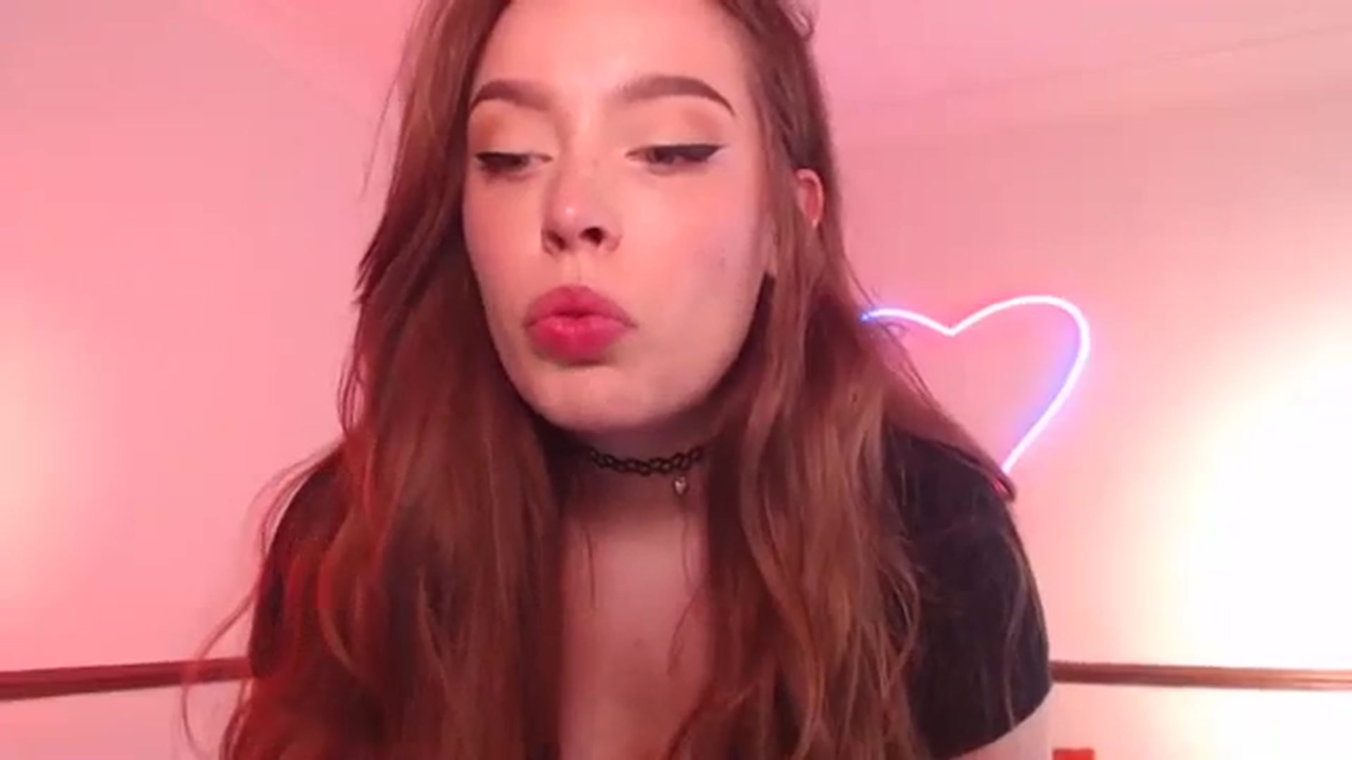 Gallery image thumbnail from KittyCash3w's myfreecams stream on, 10/12/2023, 12:21 image 17 of 20