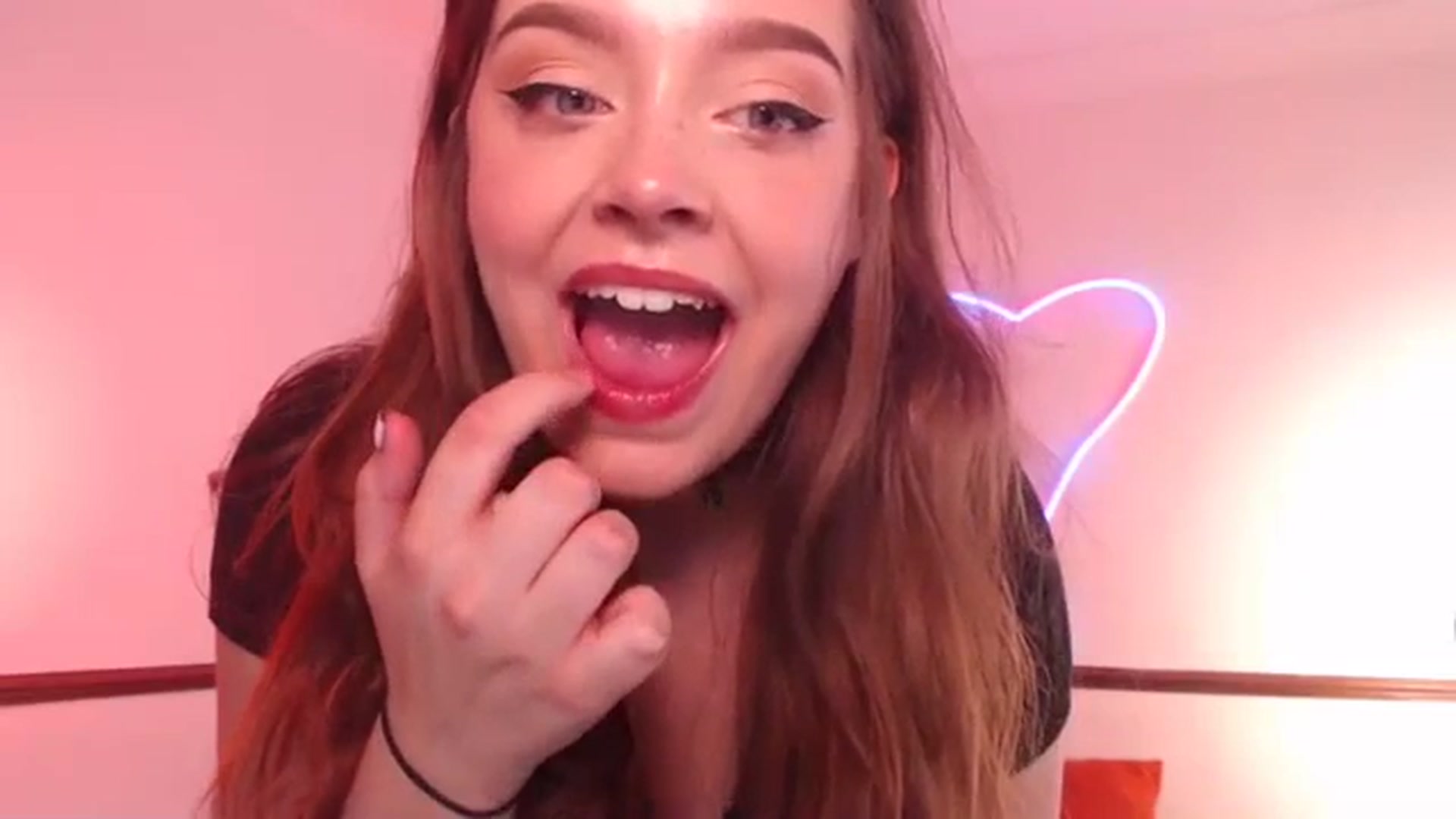 Gallery image thumbnail from KittyCash3w's myfreecams stream on, 10/12/2023, 12:21 image 20 of 20