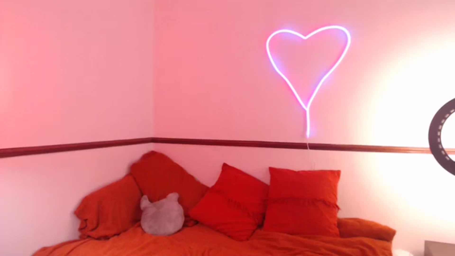 Gallery image thumbnail from KittyCash3w's myfreecams stream on, 10/12/2023, 13:04 image 3 of 20