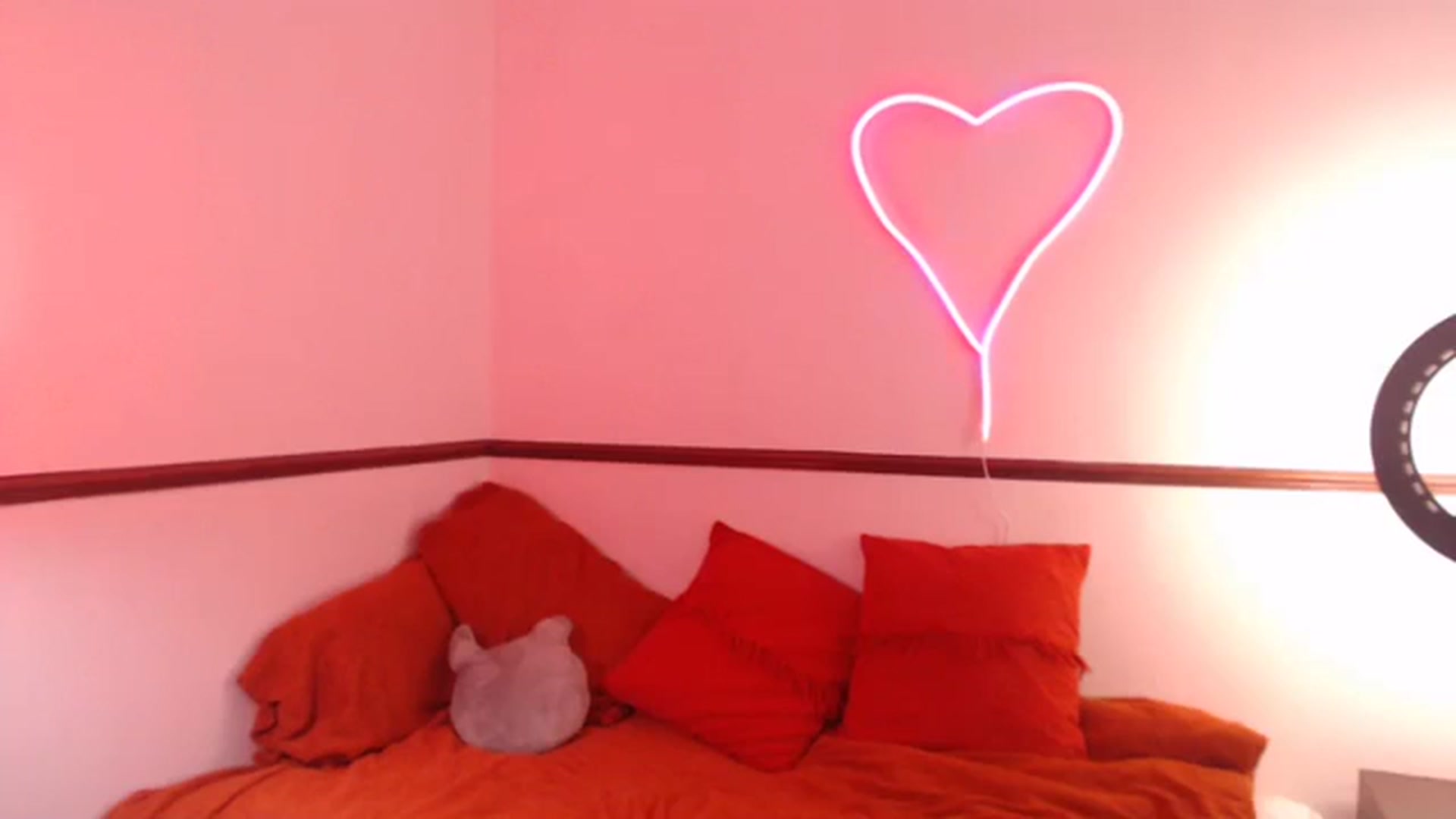 Gallery image thumbnail from KittyCash3w's myfreecams stream on, 10/12/2023, 13:04 image 5 of 20