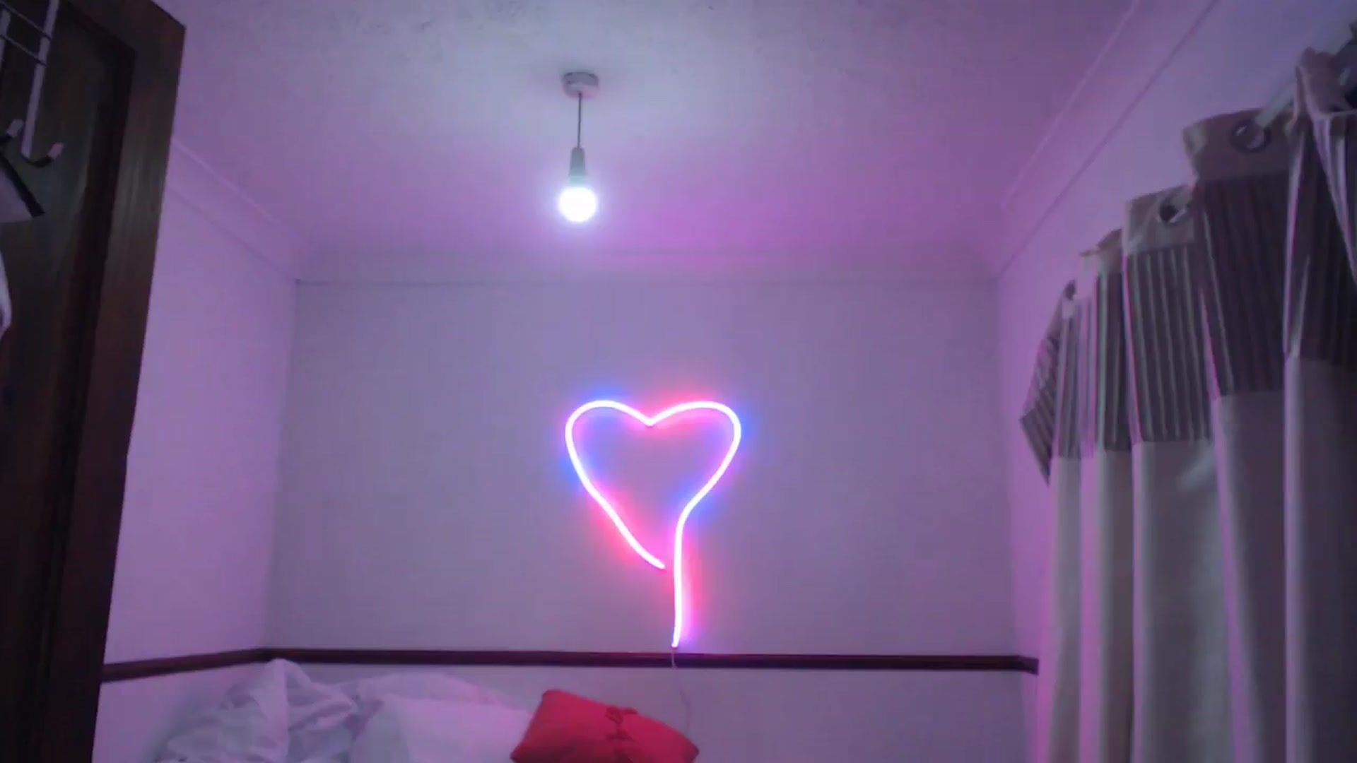 Gallery image thumbnail from KittyCash3w's myfreecams stream on, 10/23/2023, 19:24 image 4 of 20