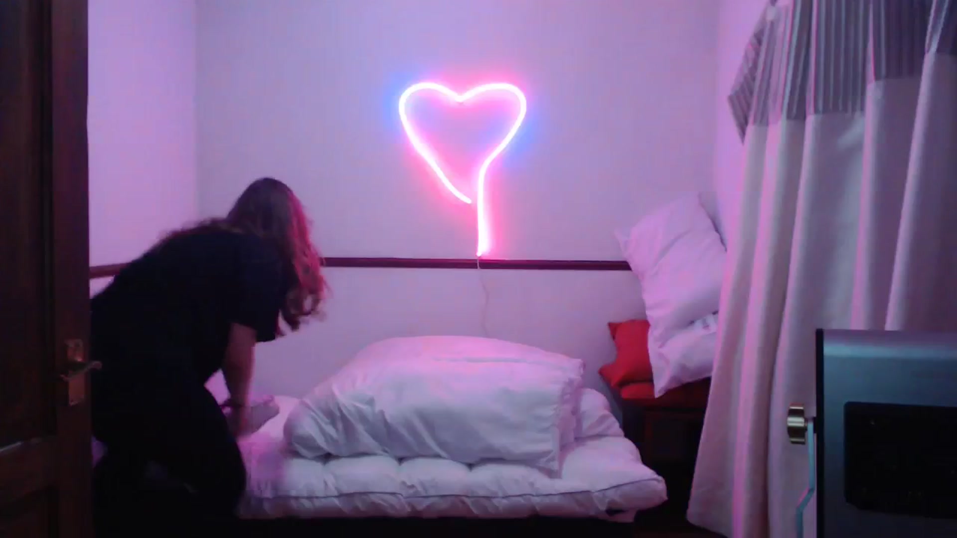 Gallery image thumbnail from KittyCash3w's myfreecams stream on, 10/23/2023, 19:24 image 10 of 20