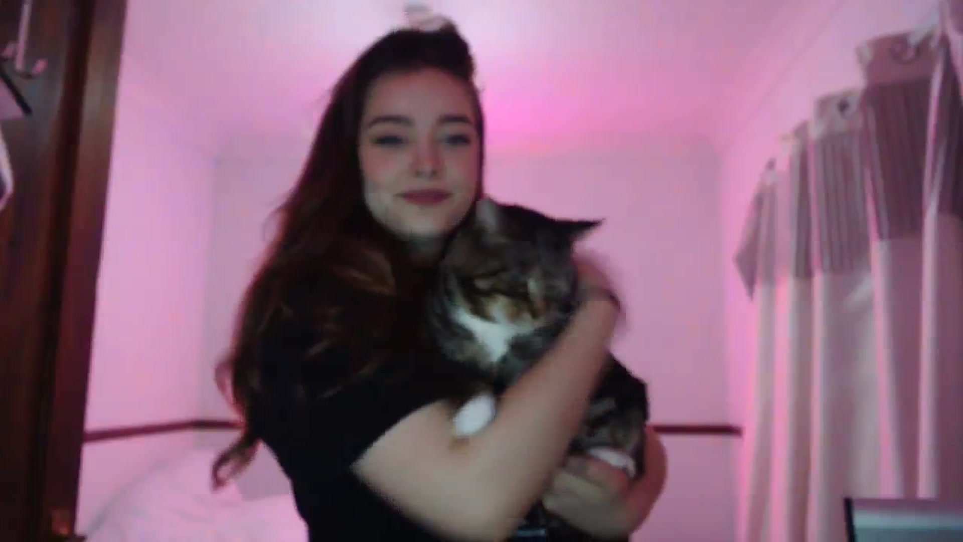 Gallery image thumbnail from KittyCash3w's myfreecams stream on, 10/23/2023, 19:24 image 12 of 20