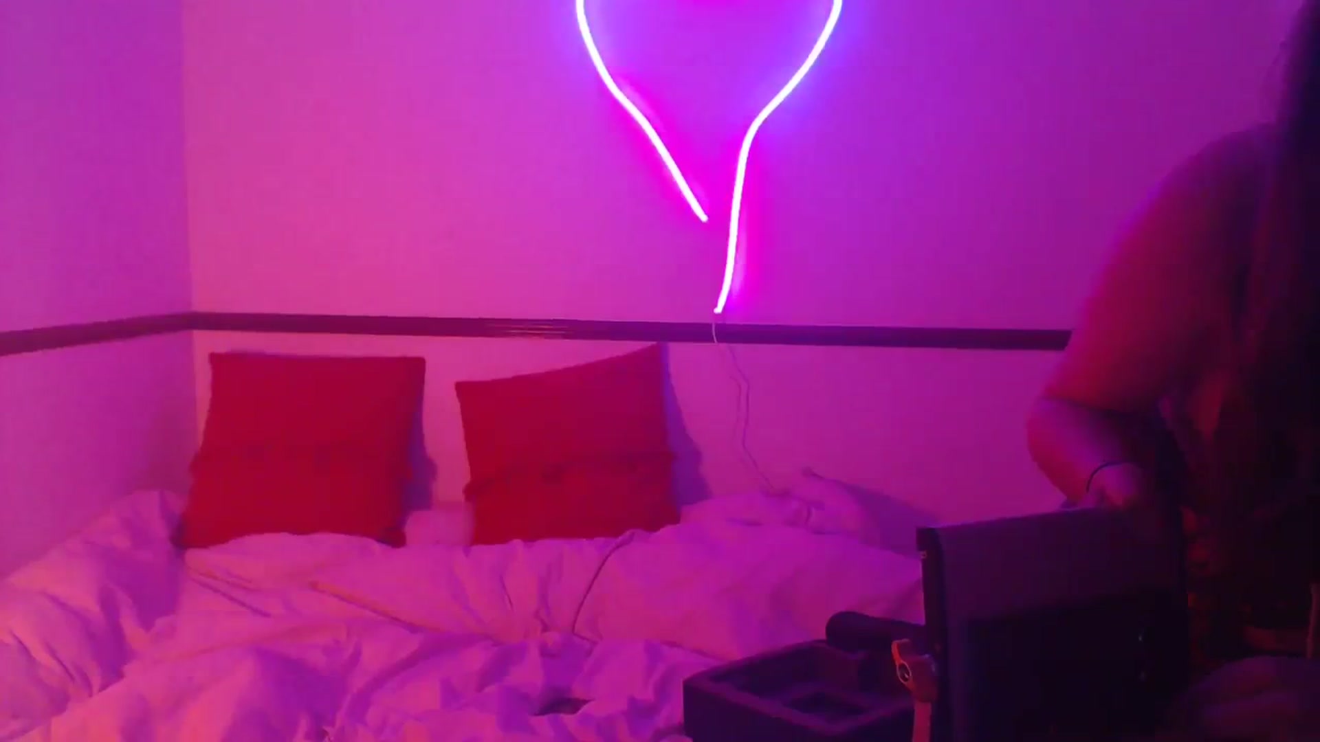 Gallery image thumbnail from KittyCash3w's myfreecams stream on, 10/26/2023, 17:11 image 2 of 20