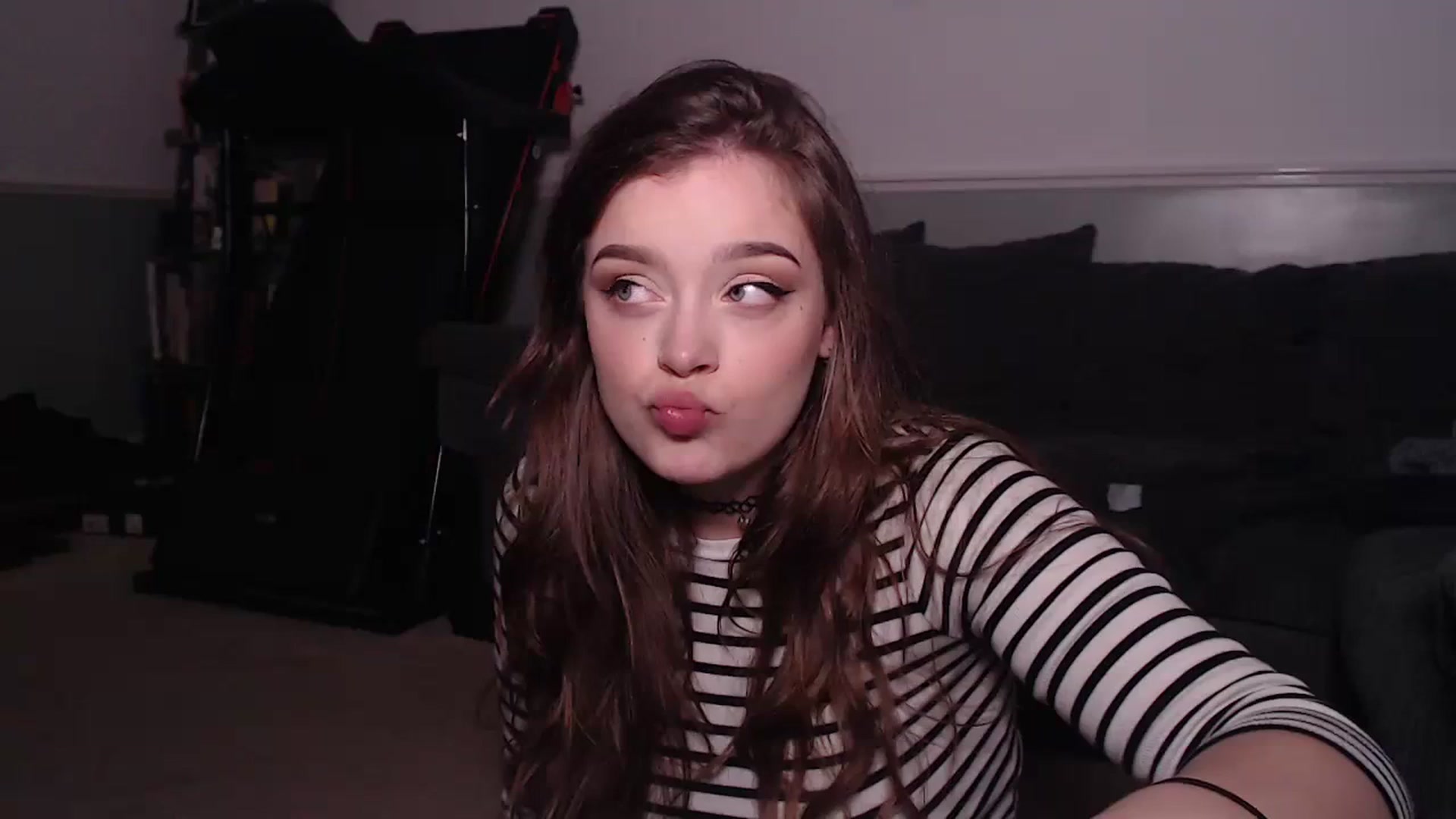 Gallery image thumbnail from KittyCash3w's myfreecams stream on, 10/29/2023, 17:48 image 9 of 20