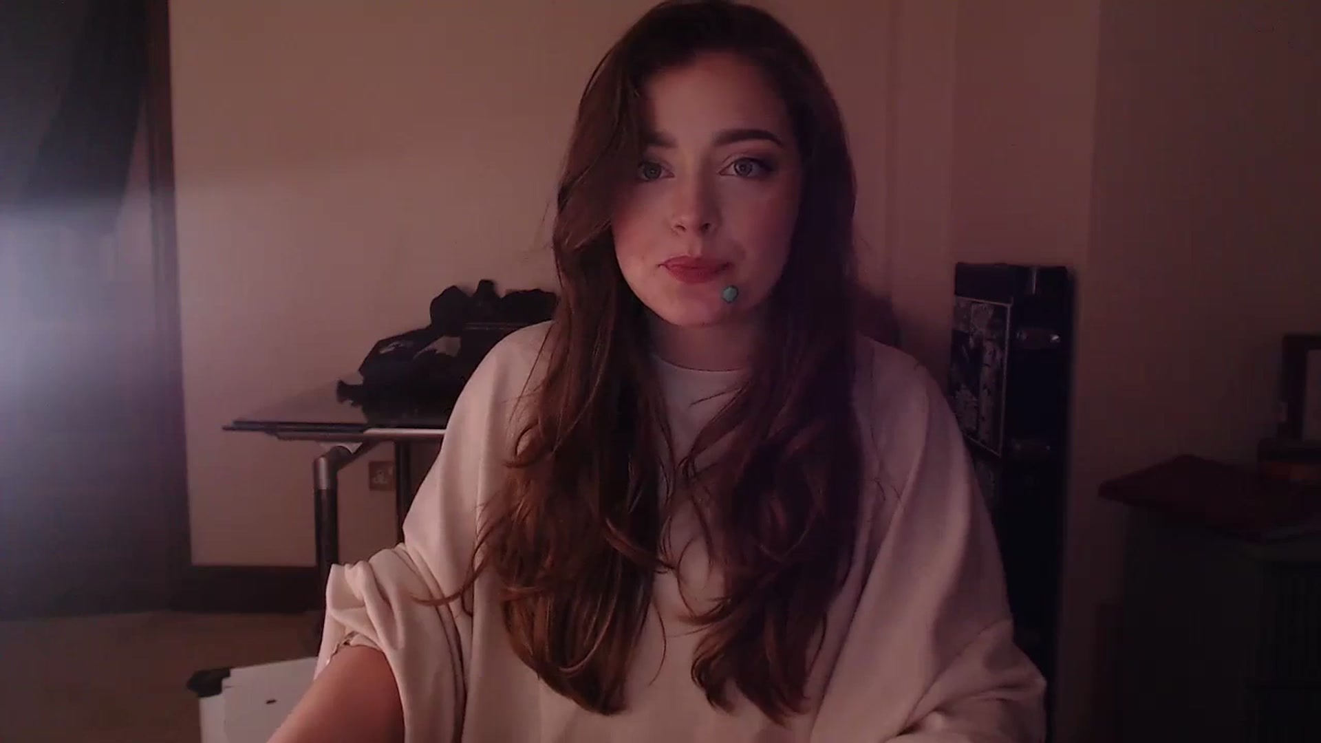 Gallery image thumbnail from KittyCash3w's myfreecams stream on, 11/02/2023, 17:17 image 17 of 20