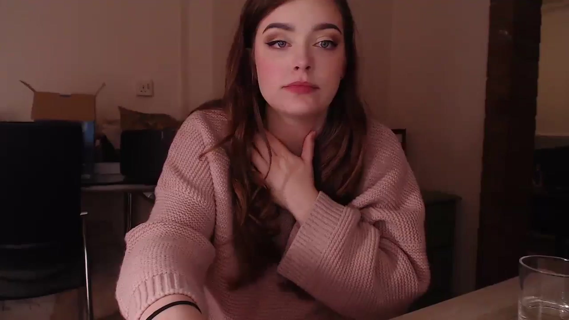 Gallery image thumbnail from KittyCash3w's myfreecams stream on, 11/02/2023, 19:00 image 16 of 20