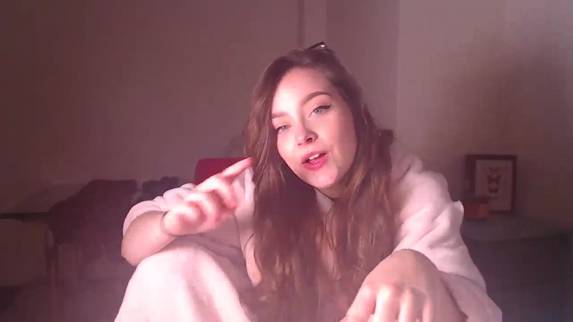Gallery image thumbnail from KittyCash3w's myfreecams stream on, 11/06/2023, 18:37 image 2 of 20