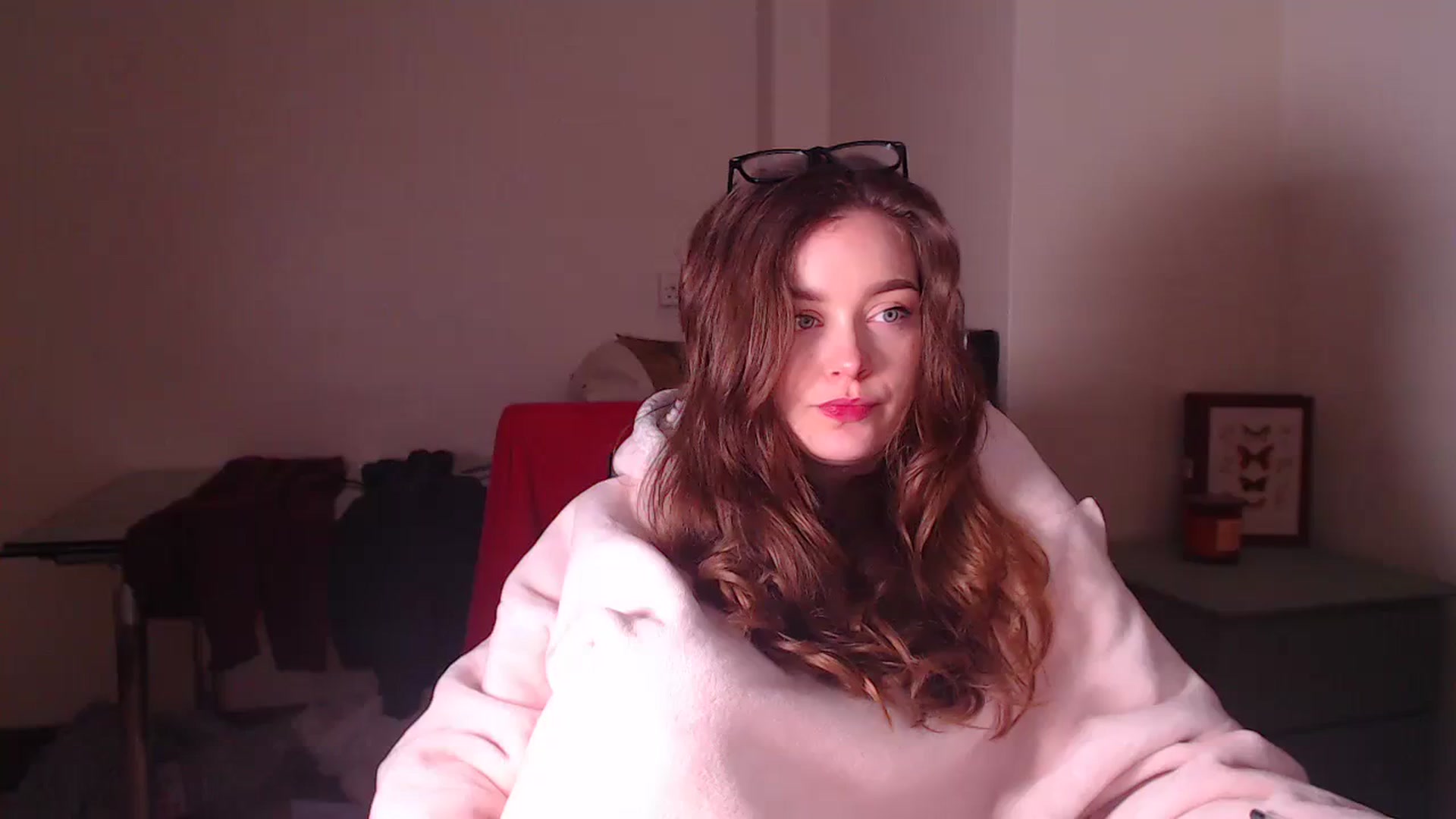 Gallery image thumbnail from KittyCash3w's myfreecams stream on, 11/06/2023, 18:37 image 14 of 20