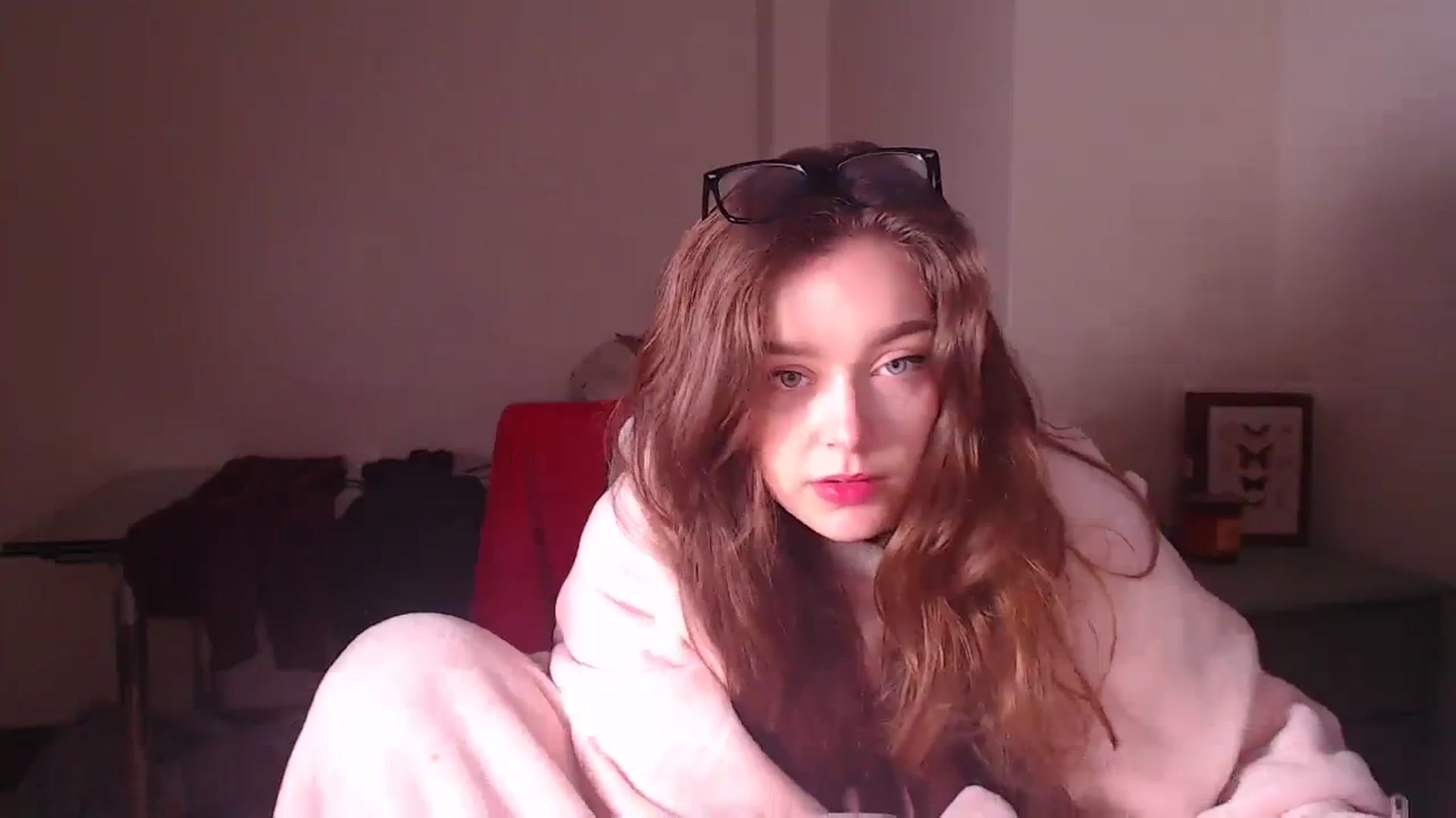 Gallery image thumbnail from KittyCash3w's myfreecams stream on, 11/06/2023, 18:37 image 9 of 20