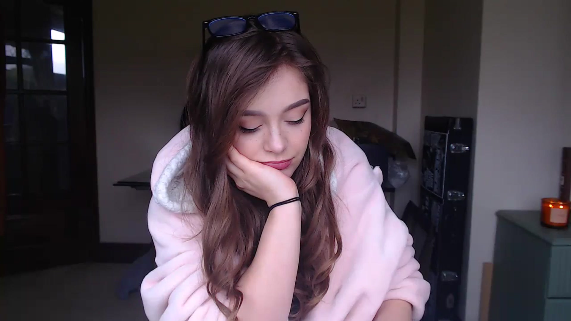 Gallery image thumbnail from KittyCash3w's myfreecams stream on, 11/08/2023, 11:37 image 19 of 20