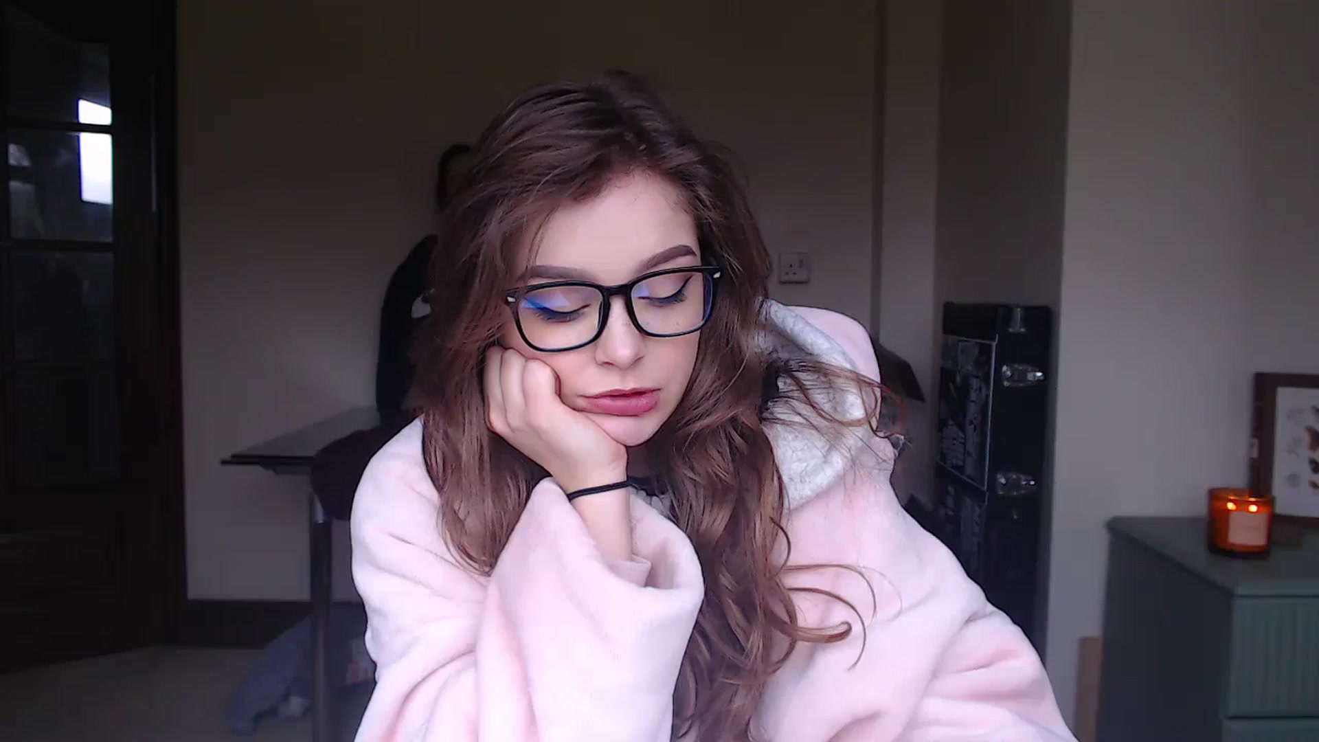 Gallery image thumbnail from KittyCash3w's myfreecams stream on, 11/08/2023, 11:37 image 12 of 20