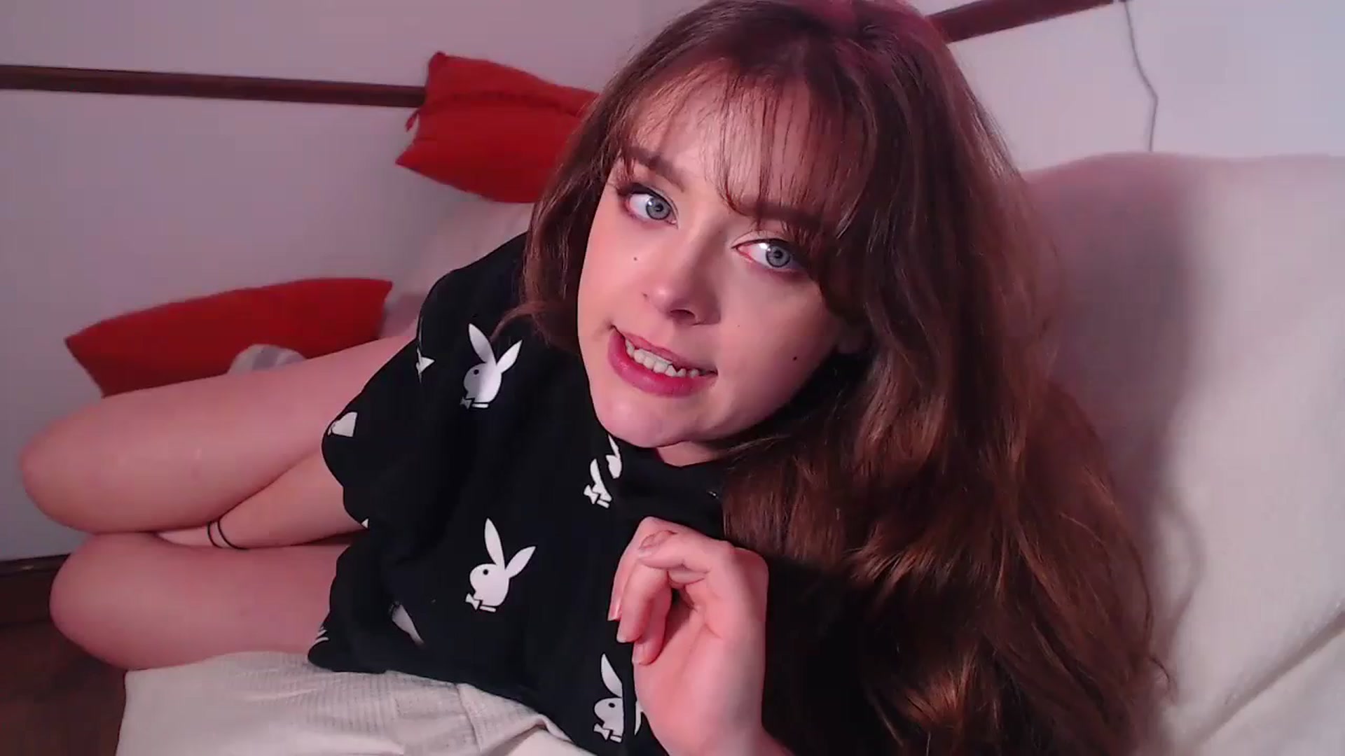 Gallery image thumbnail from KittyCash3w's myfreecams stream on, 12/06/2023, 22:39 image 4 of 20