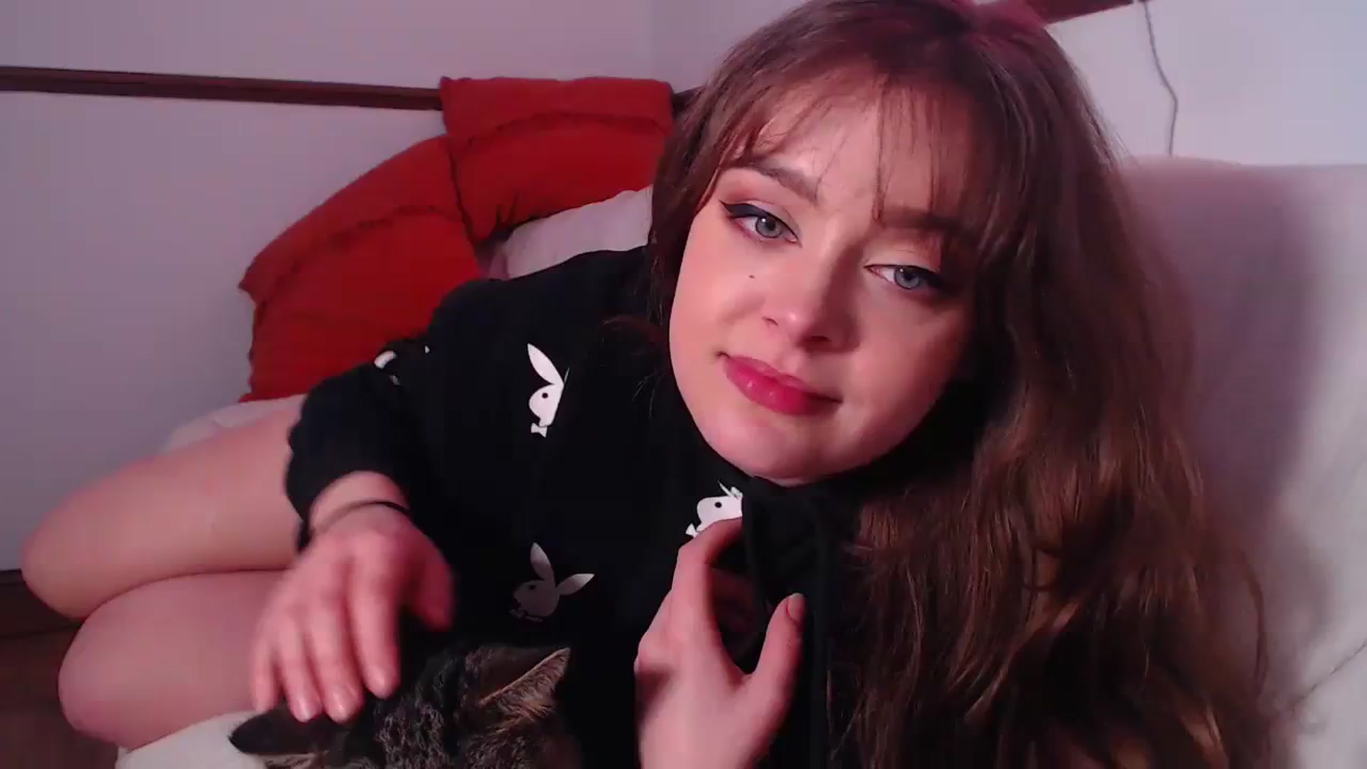 Gallery image thumbnail from KittyCash3w's myfreecams stream on, 12/06/2023, 22:39 image 11 of 20