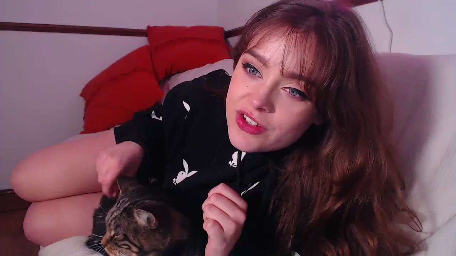 Gallery image thumbnail from KittyCash3w's myfreecams stream on, 12/06/2023, 22:39 image 9 of 20