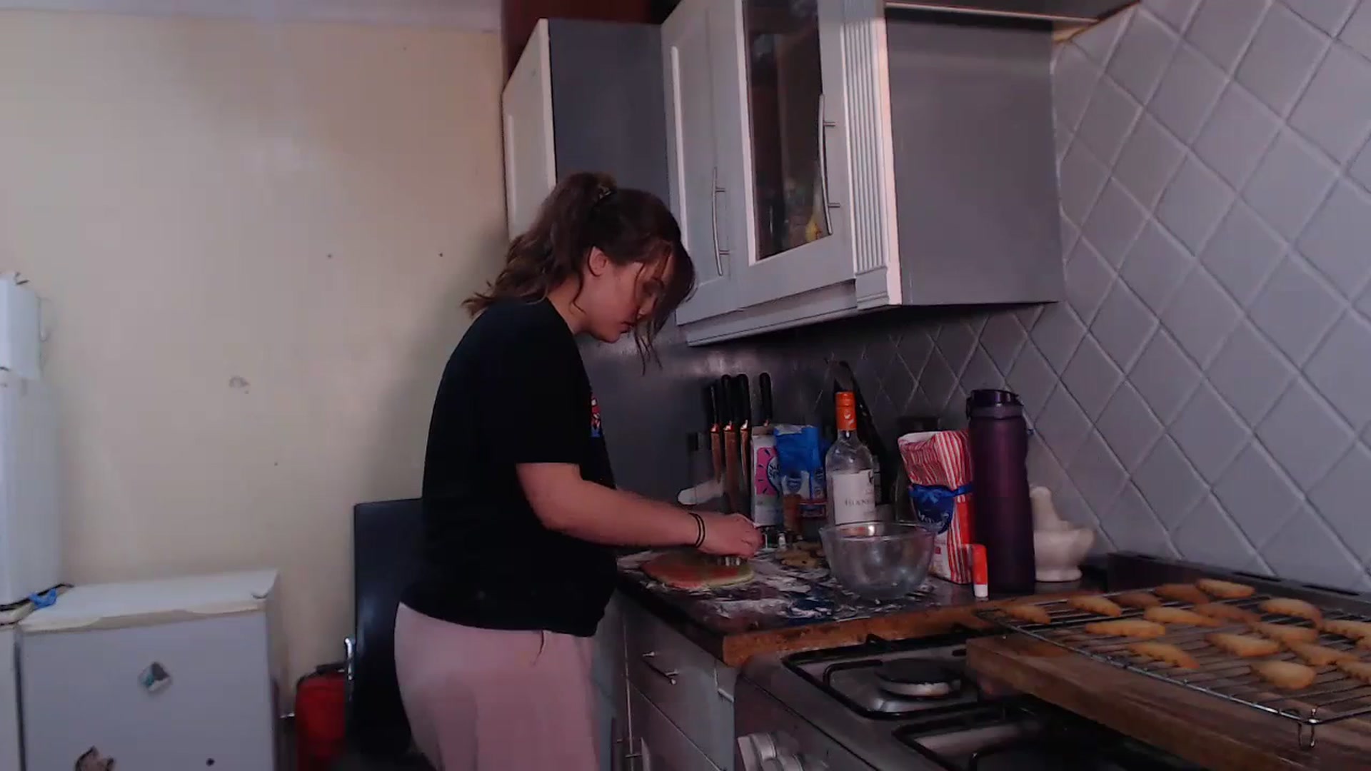Gallery image thumbnail from KittyCash3w's myfreecams stream on, 12/07/2023, 19:32 image 17 of 20