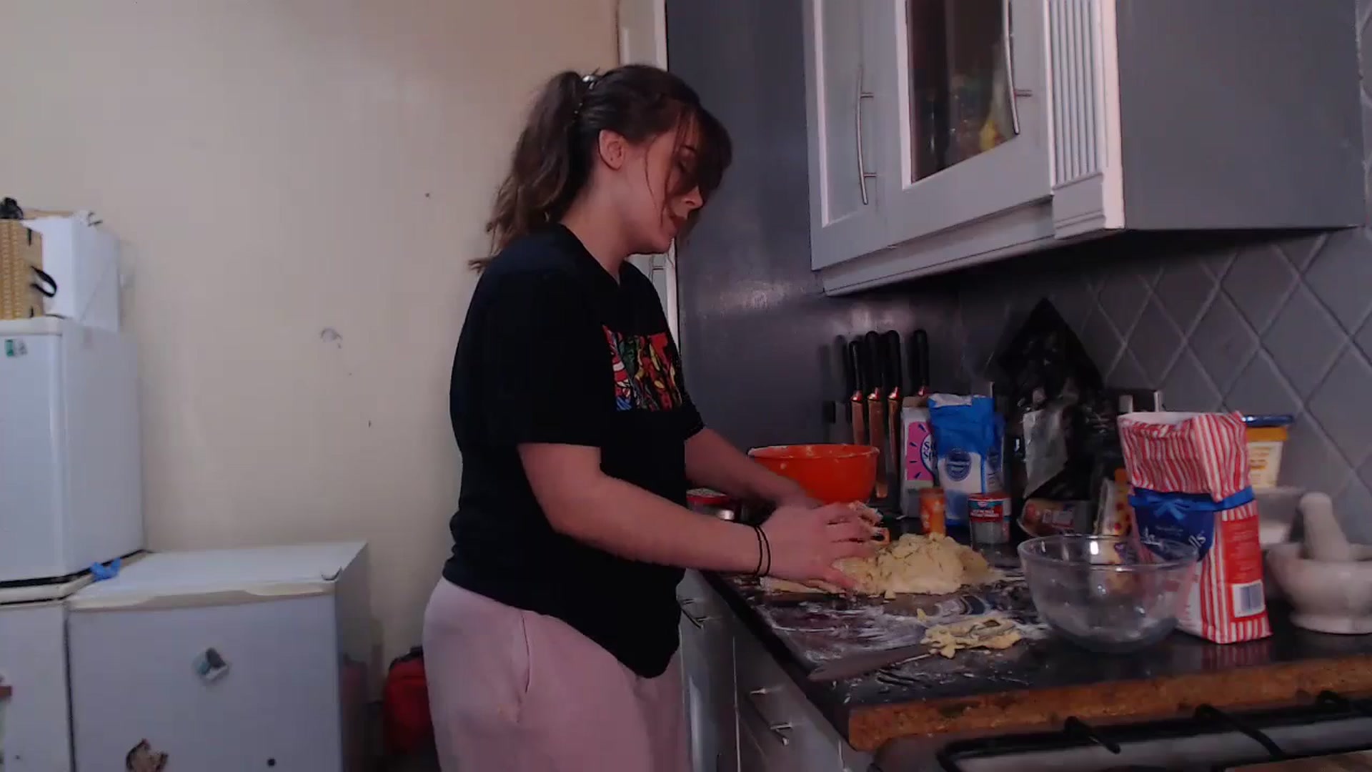Gallery image thumbnail from KittyCash3w's myfreecams stream on, 12/07/2023, 19:32 image 9 of 20
