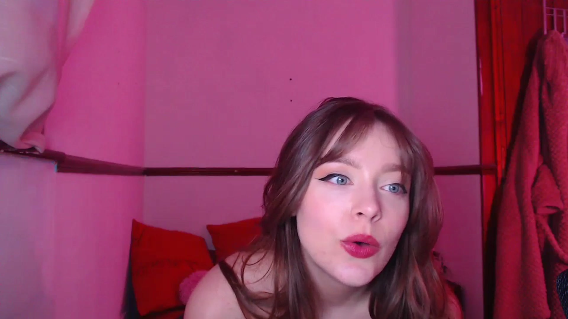 Gallery image thumbnail from KittyCash3w's myfreecams stream on, 01/31/2024, 16:50 image 10 of 20