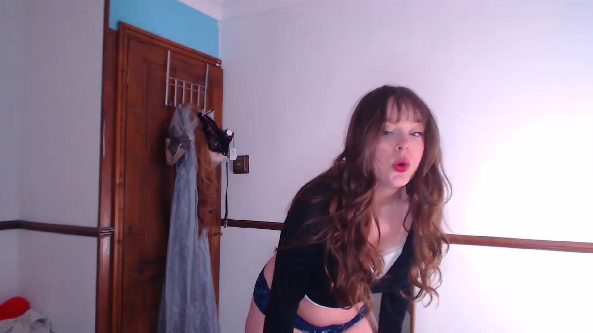 Gallery image thumbnail from KittyCash3w's myfreecams stream on, 01/31/2024, 17:16 image 6 of 20