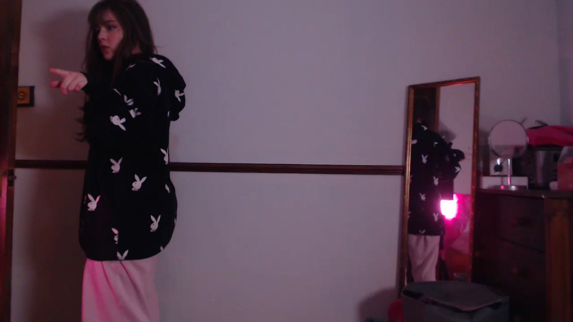 Gallery image thumbnail from KittyCash3w's myfreecams stream on, 03/14/2024, 22:00 image 12 of 20