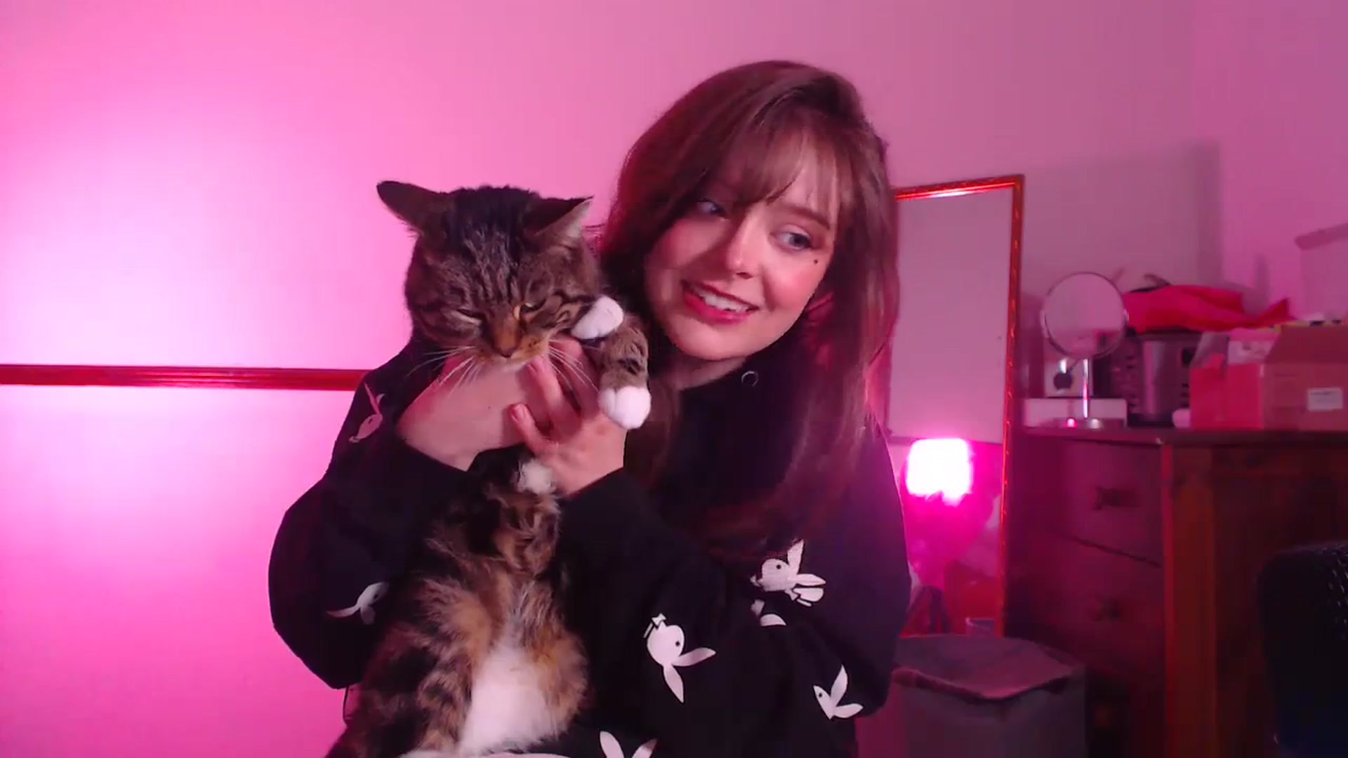 Gallery image thumbnail from KittyCash3w's myfreecams stream on, 03/14/2024, 22:00 image 4 of 20