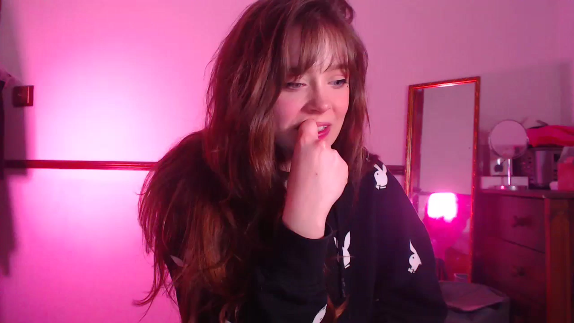 Gallery image thumbnail from KittyCash3w's myfreecams stream on, 03/14/2024, 22:00 image 10 of 20
