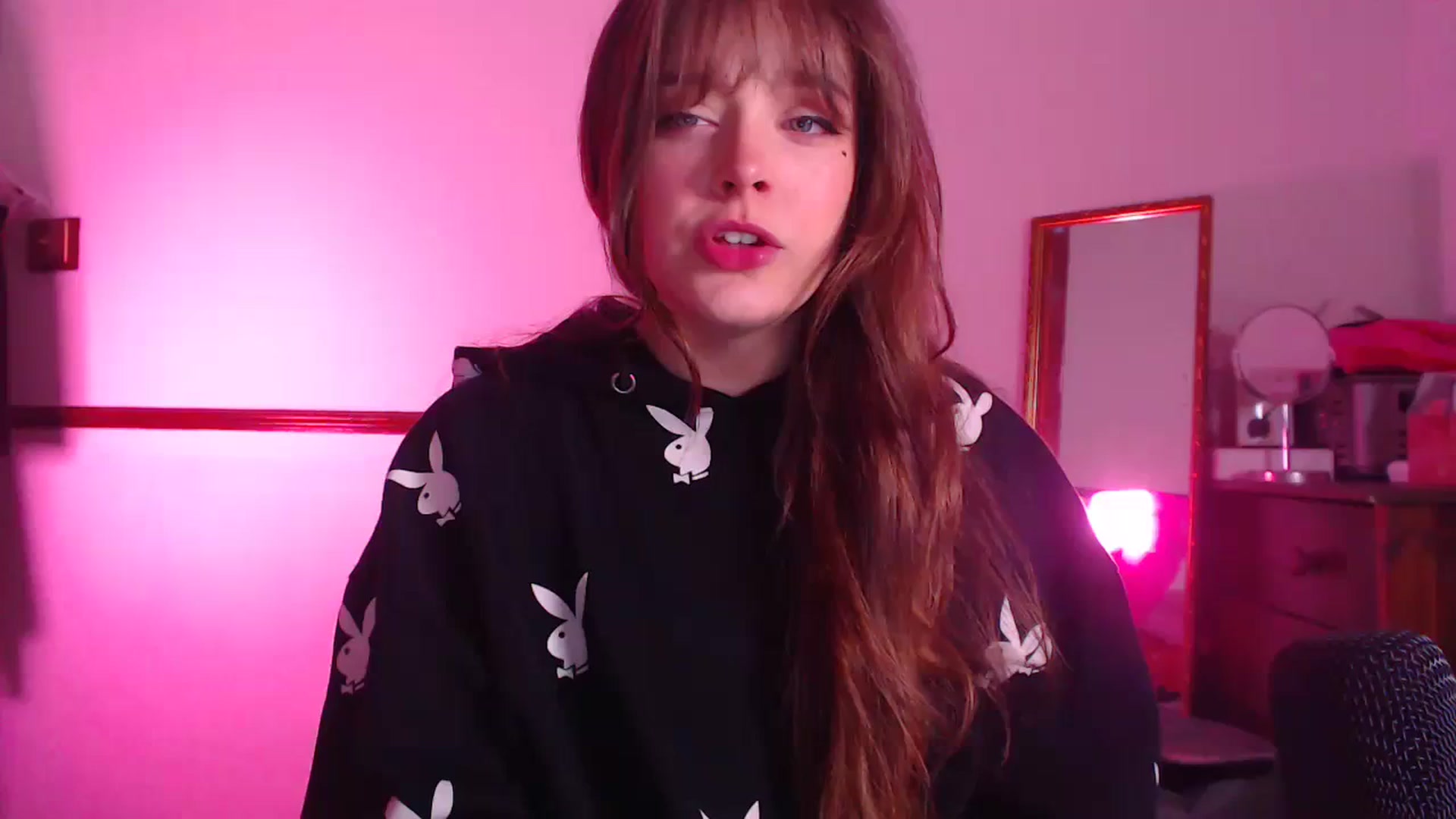 Gallery image thumbnail from KittyCash3w's myfreecams stream on, 03/14/2024, 22:00 image 18 of 20