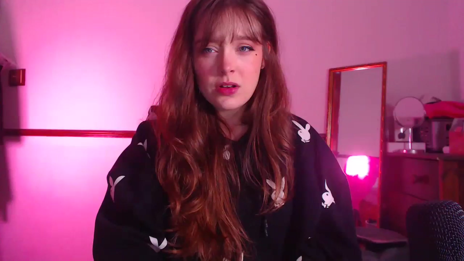 Gallery image thumbnail from KittyCash3w's myfreecams stream on, 03/14/2024, 22:00 image 16 of 20