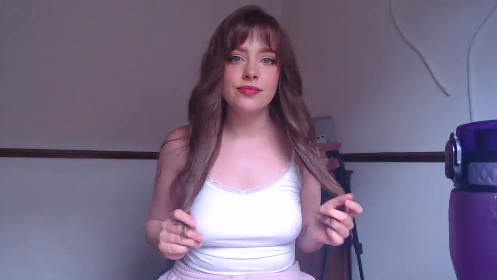 Gallery image thumbnail from KittyCash3w's myfreecams stream on, 03/27/2024, 16:23 image 3 of 20