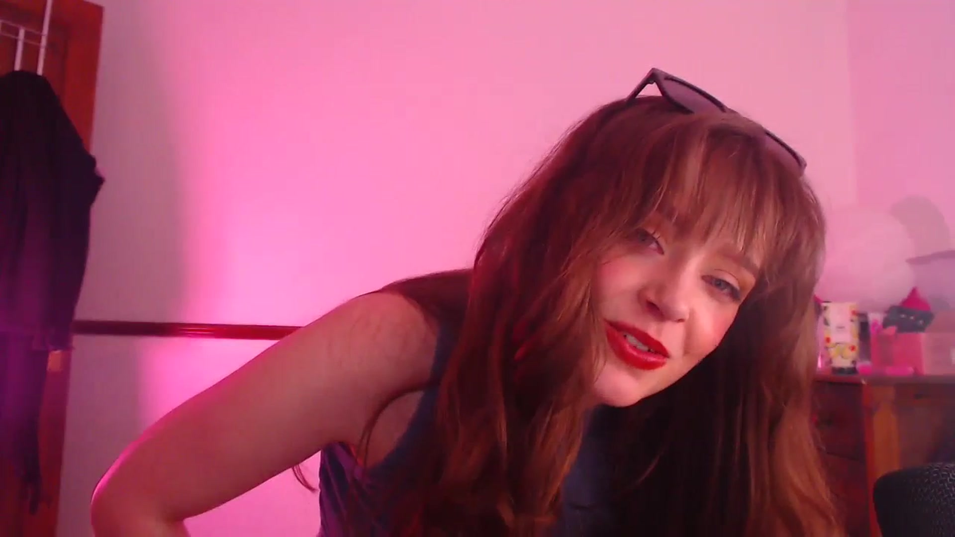 Gallery image thumbnail from KittyCash3w's myfreecams stream on, 03/29/2024, 22:32 image 16 of 20