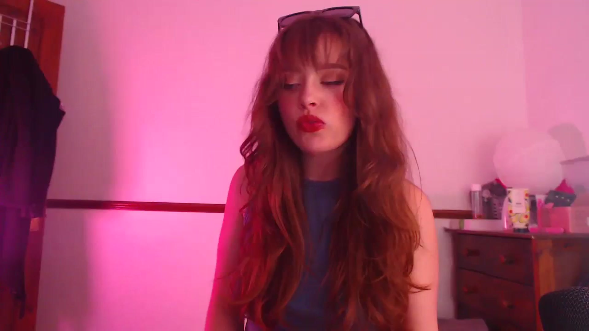 Gallery image thumbnail from KittyCash3w's myfreecams stream on, 03/29/2024, 22:32 image 17 of 20